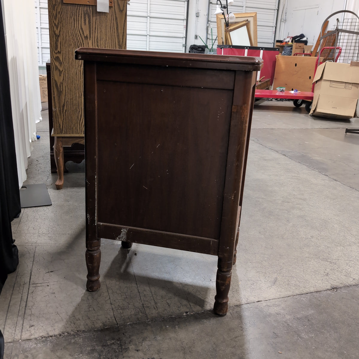 Traditional Reddish-Brown Wood Nightstand with Cabinet Door