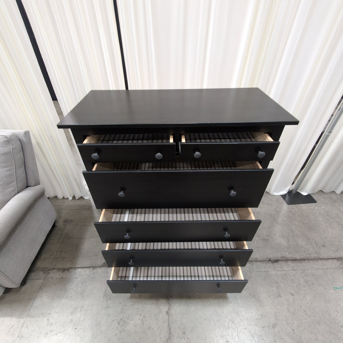 Black Six-Drawer Contemporary Dresser with Round Knobs