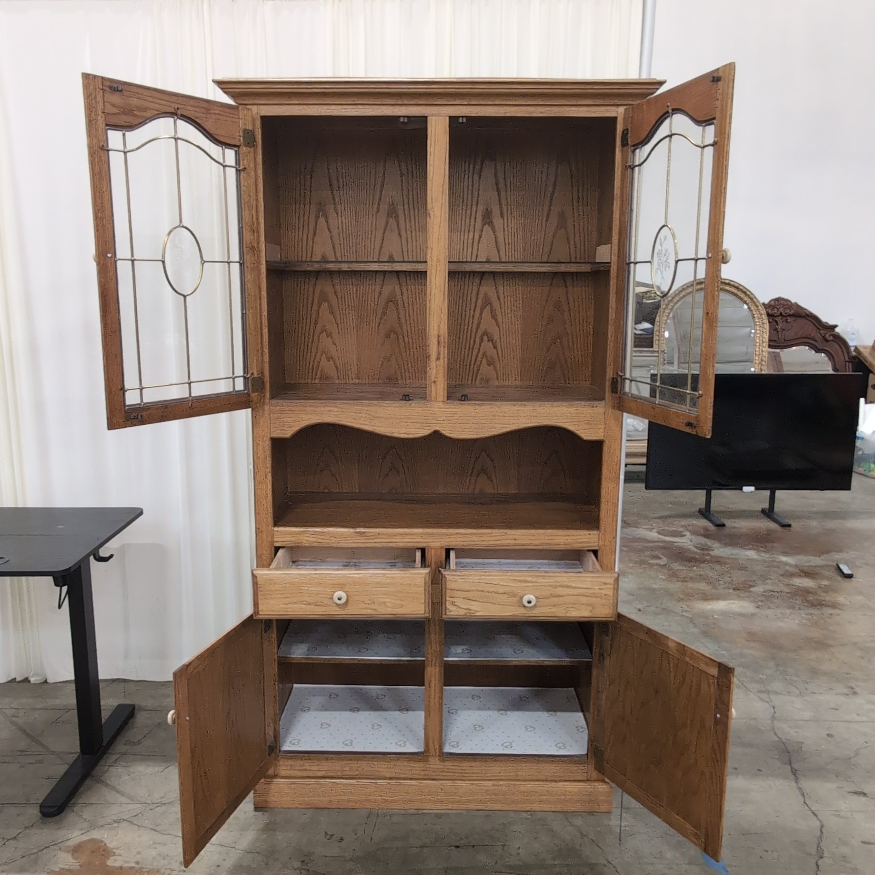 Traditional Light Brown Oak Wood China Cabinet