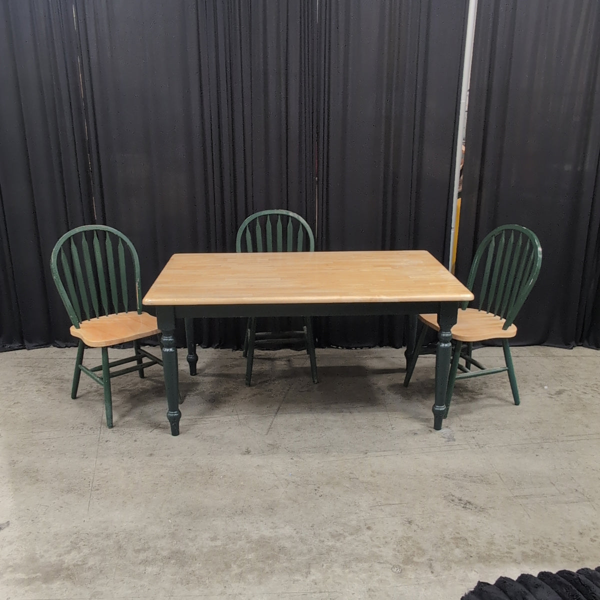 Farmhouse Style Wood Dining Table with Green Legs