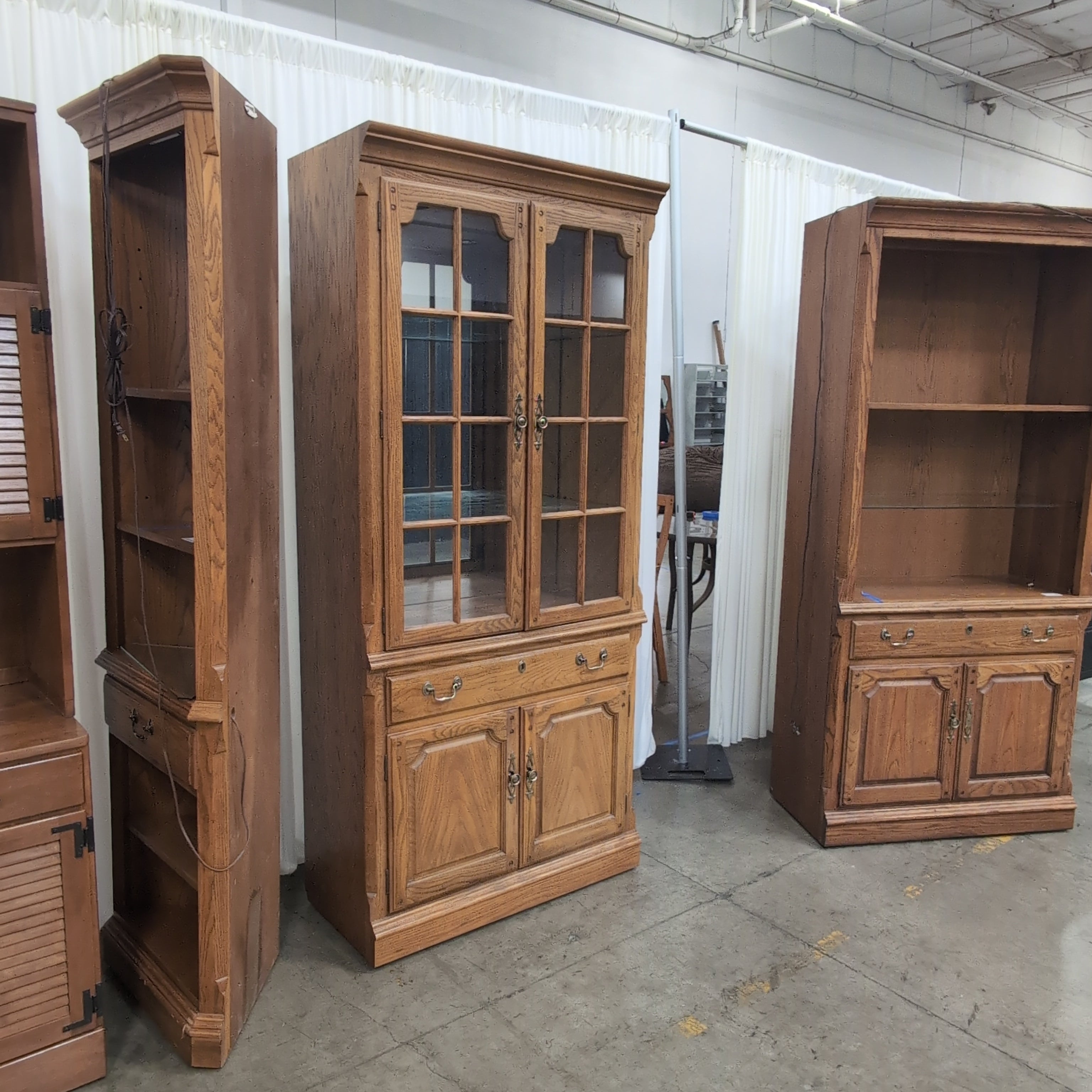 Thomasville Traditional Golden Oak China Cabinet with Glass Doors