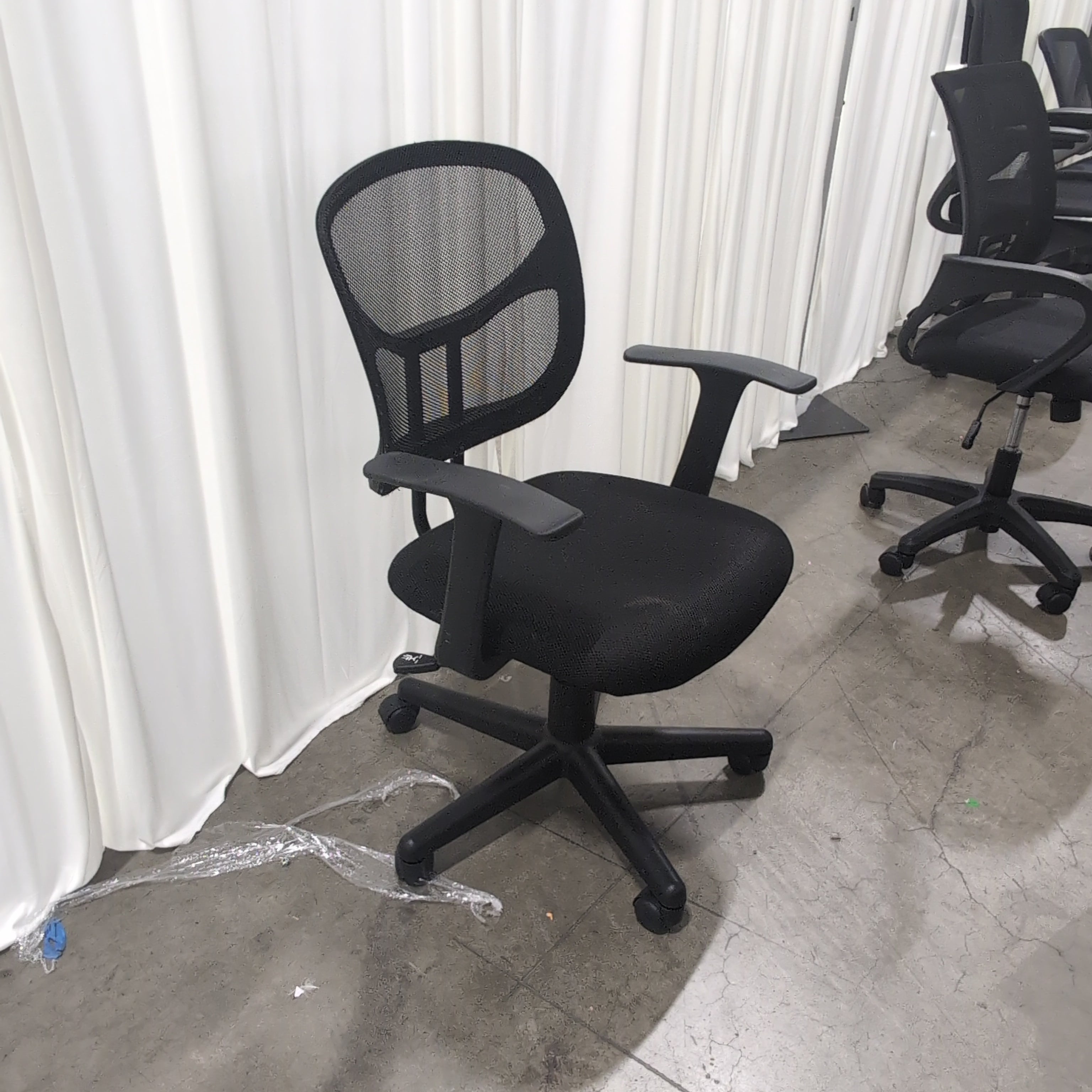 Black Mesh Back Office Chair with Armrests