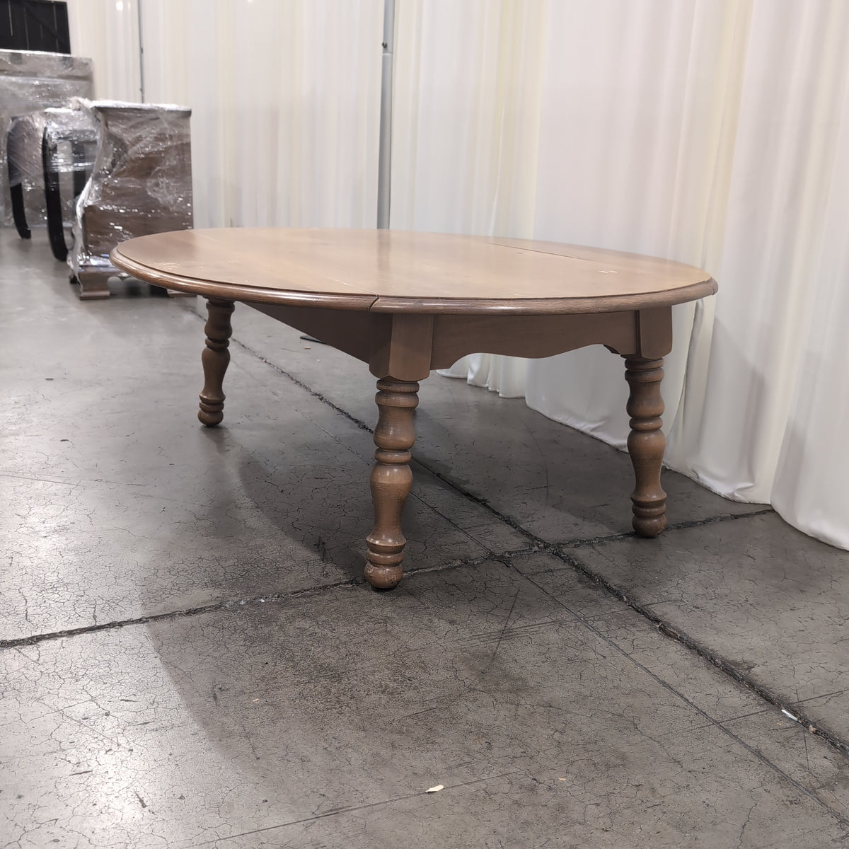 Light Wood Drop Leaf Coffee Table with Turned Legs