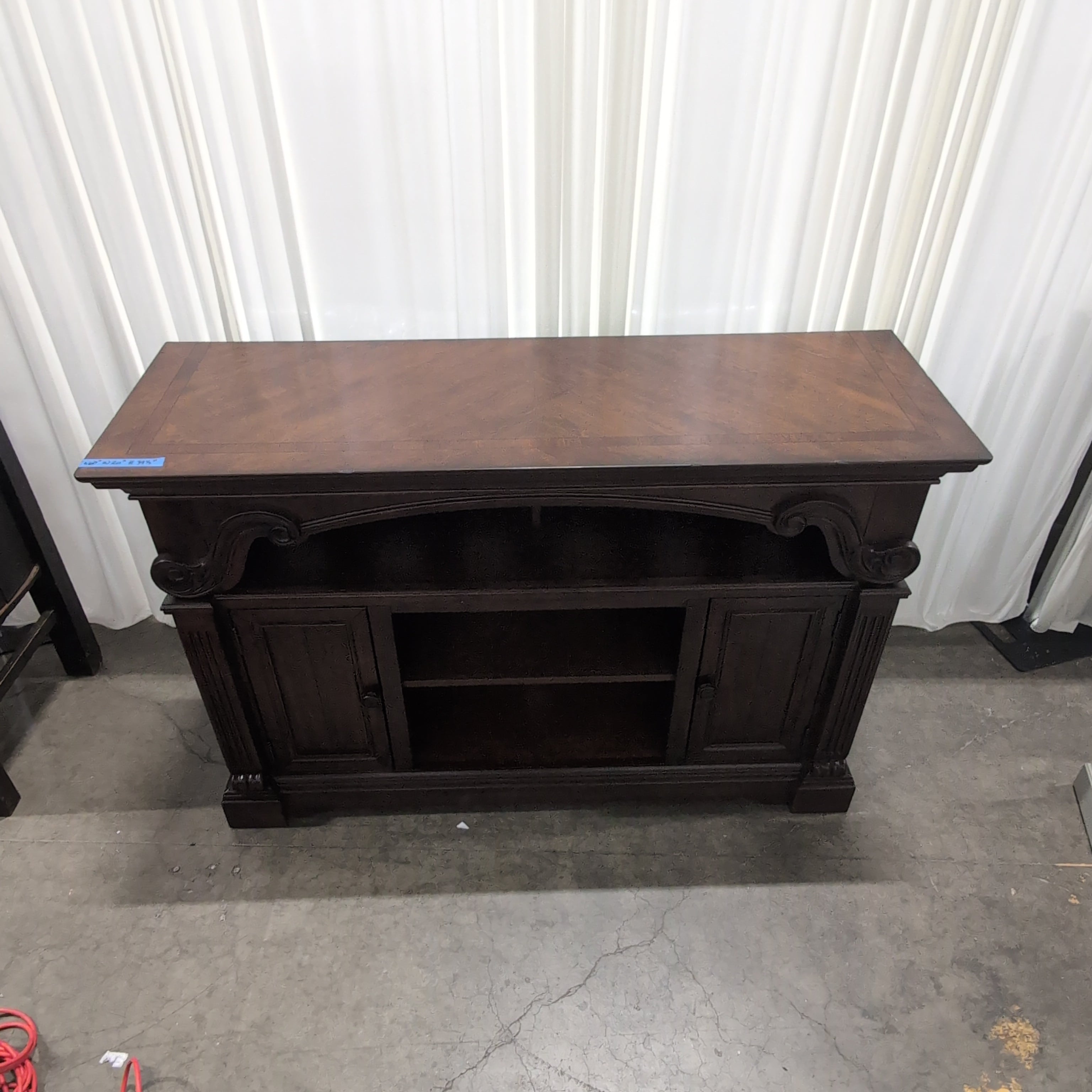 Dark Wood Traditional Style TV Stand with Ornate Carvings