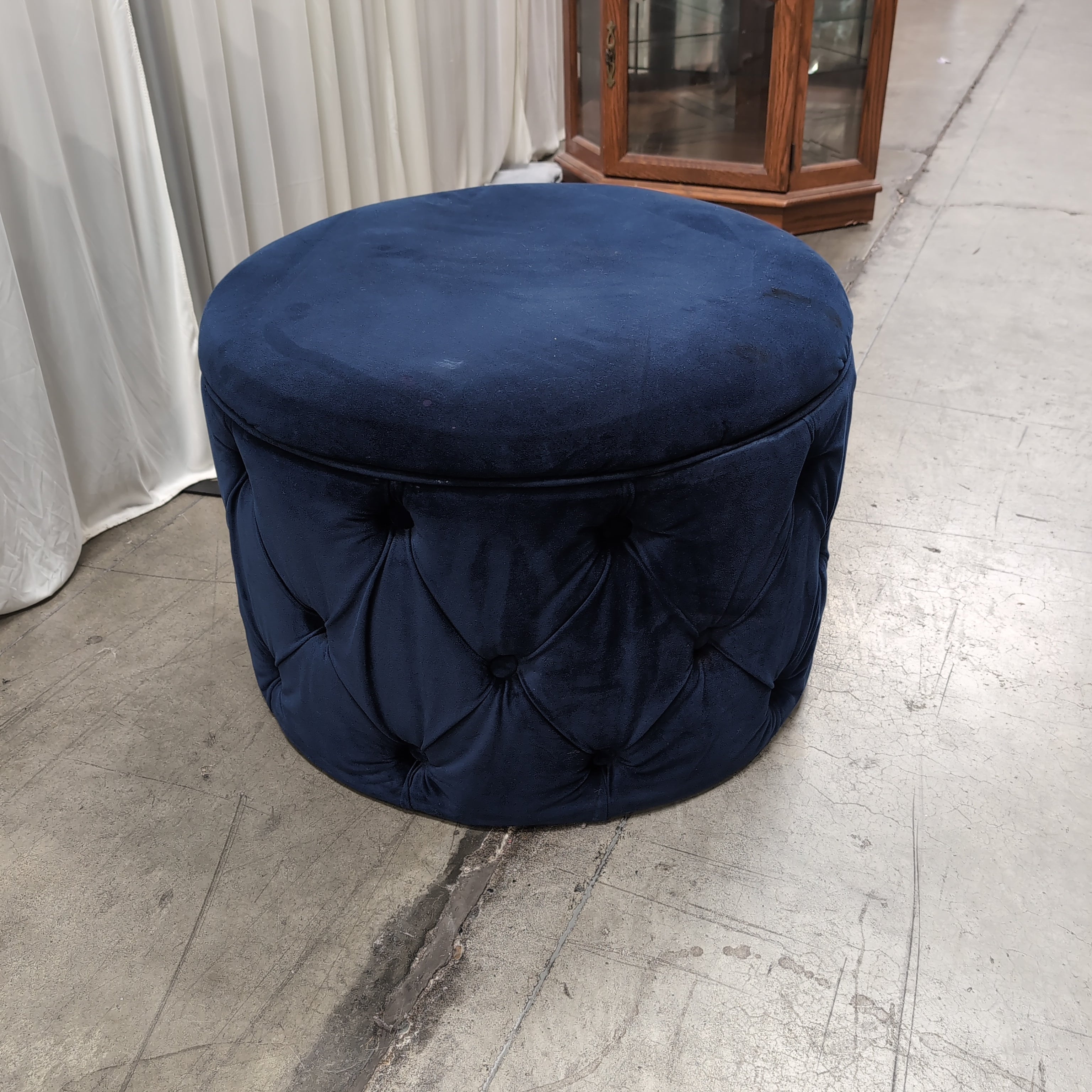 Round Navy Blue Tufted Ottoman in Velvet Fabric