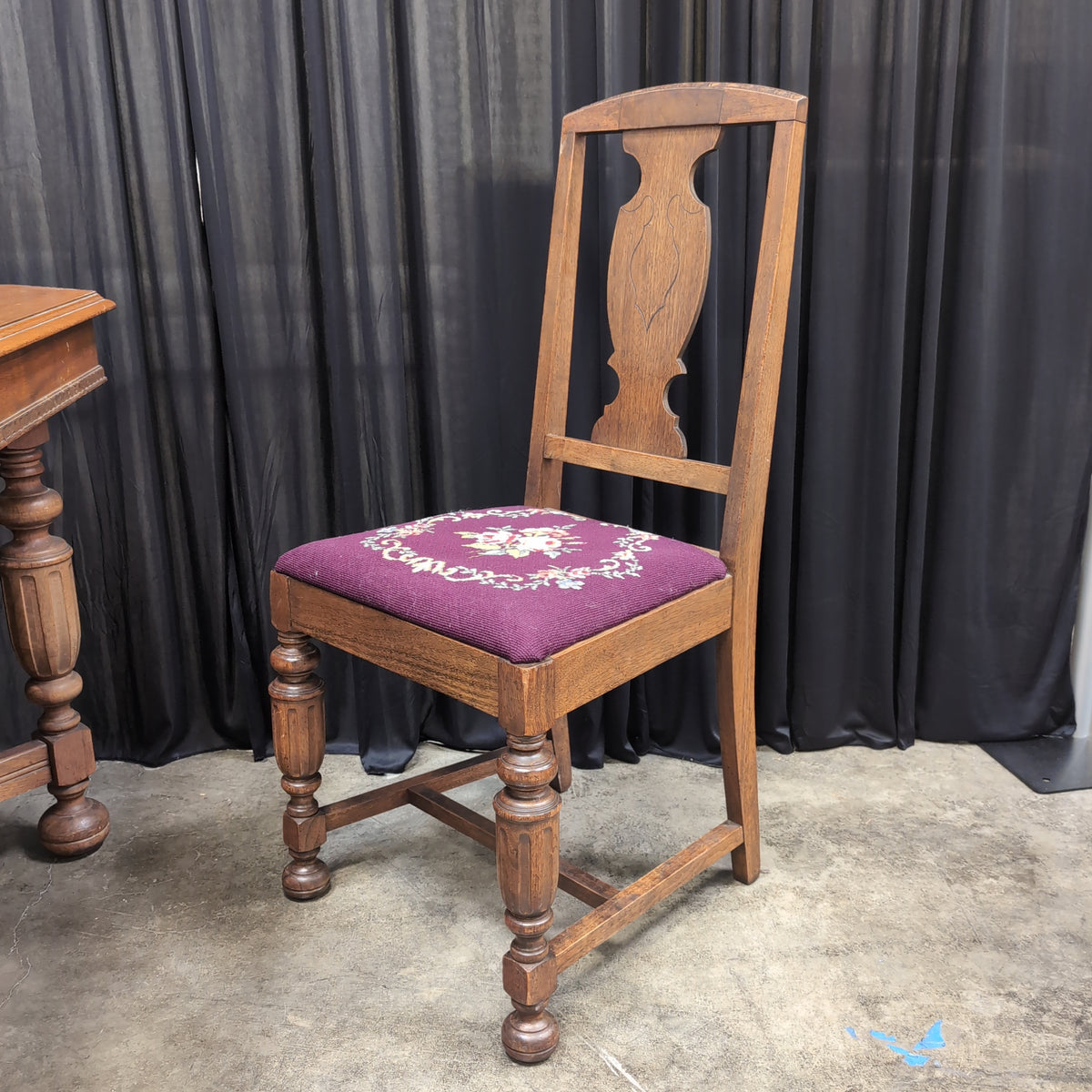 Octagonal Top Wood Dining Table with Turned Legs