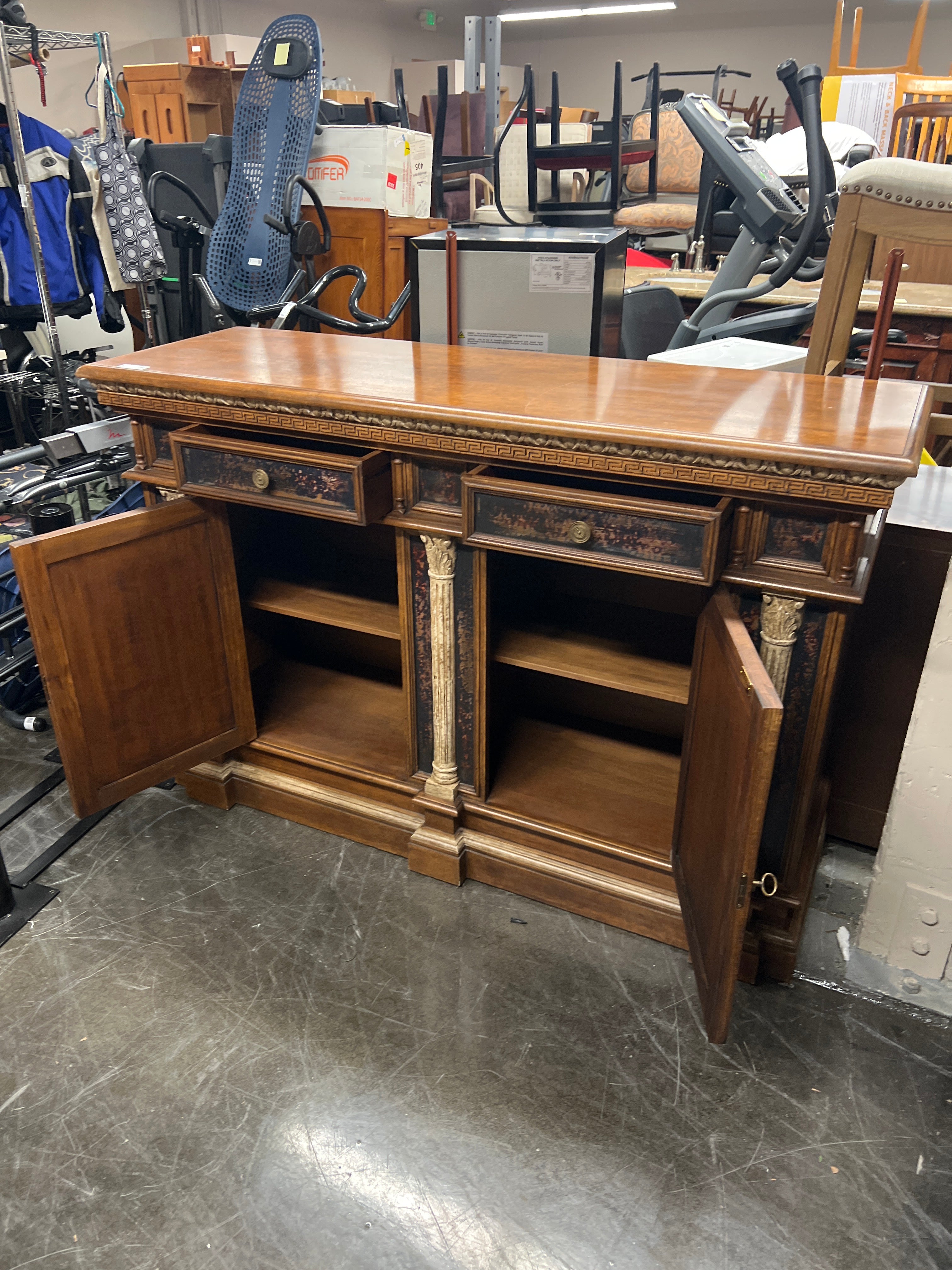 Hekman Turazza Italian Tuscan Style Sideboard Buffet