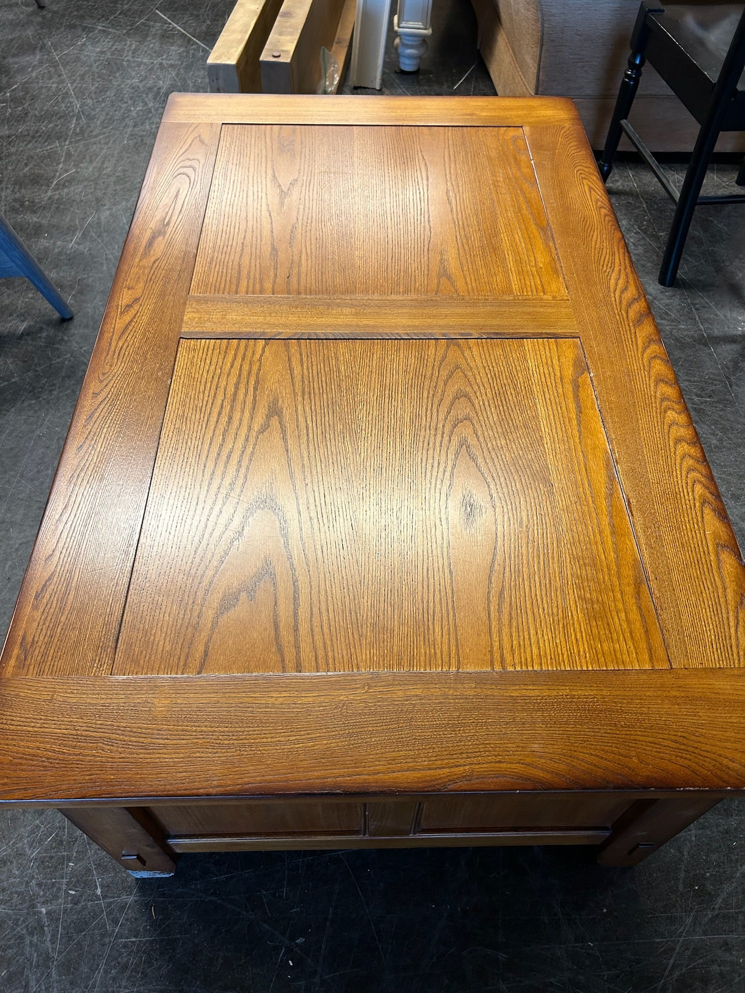 Lane Maple Coffee Table with Drawer