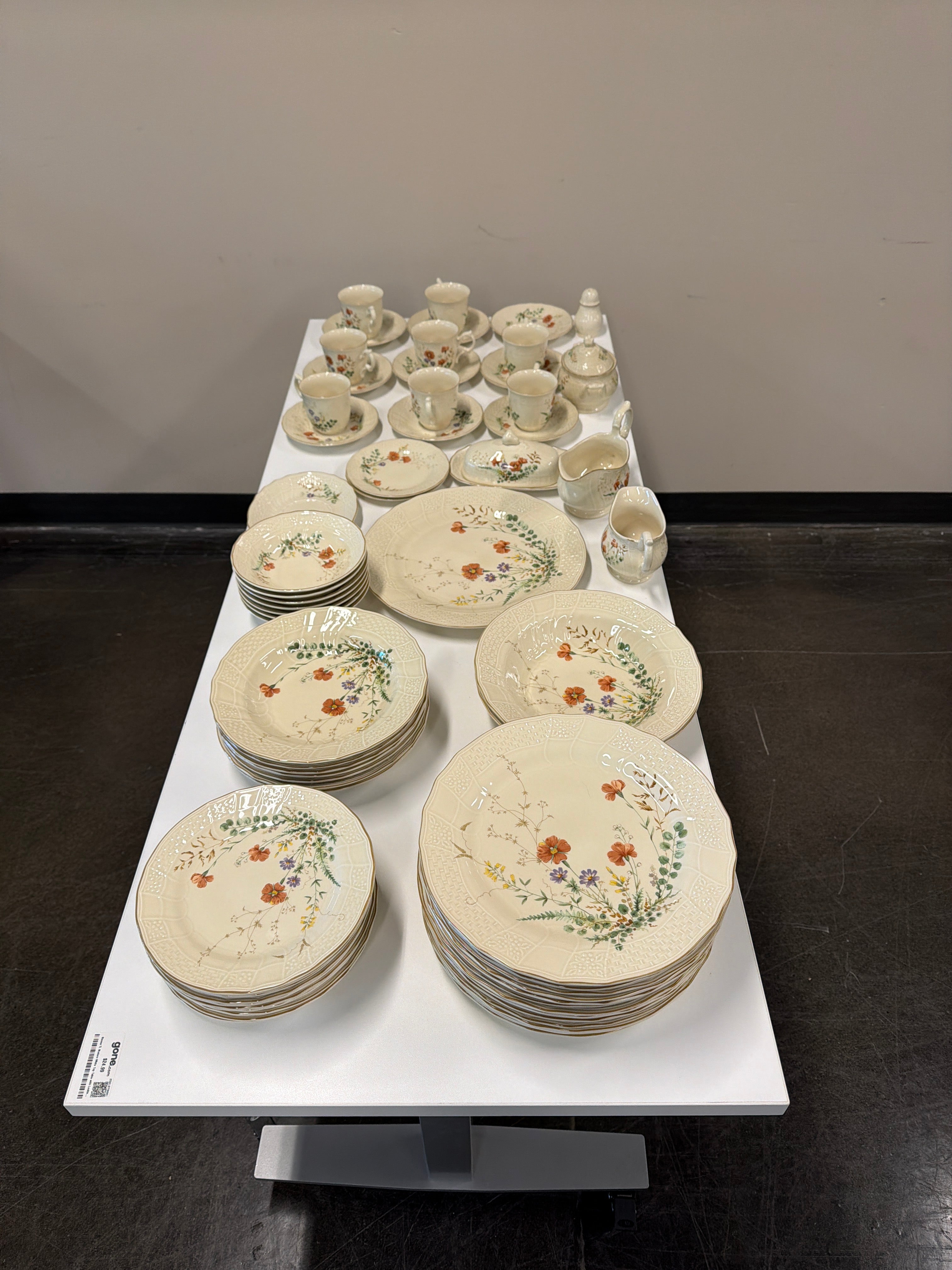 Mikasa Fine Ivory Margaux (D1006) 66-Piece Floral Dinnerware Set