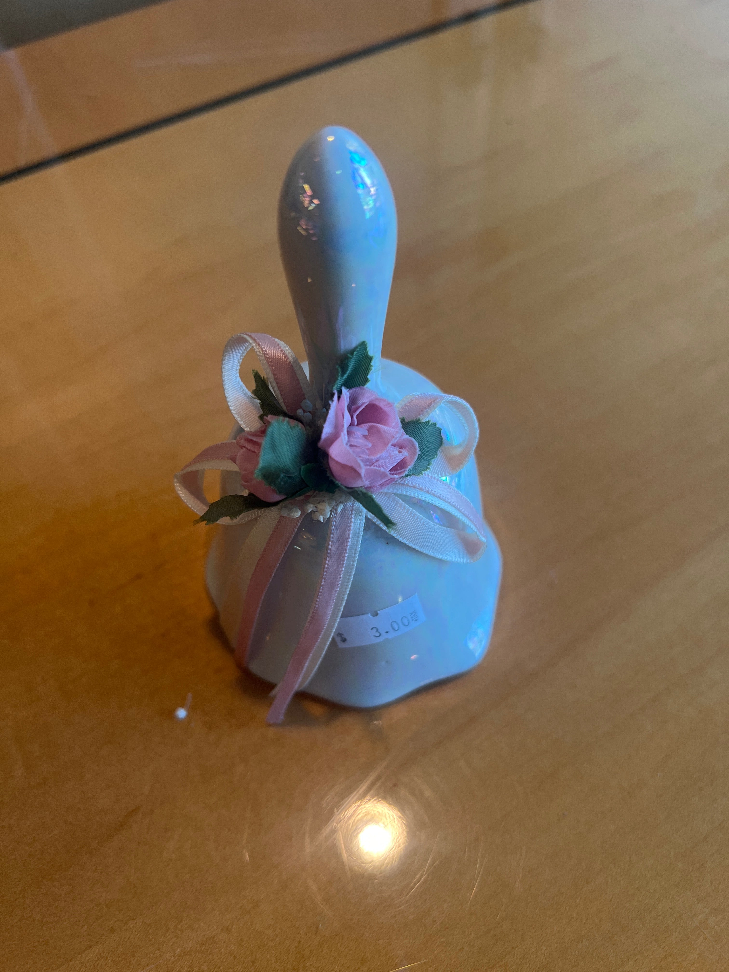 Iridescent White Decorative Scoop with Pink Rose and Ribbons