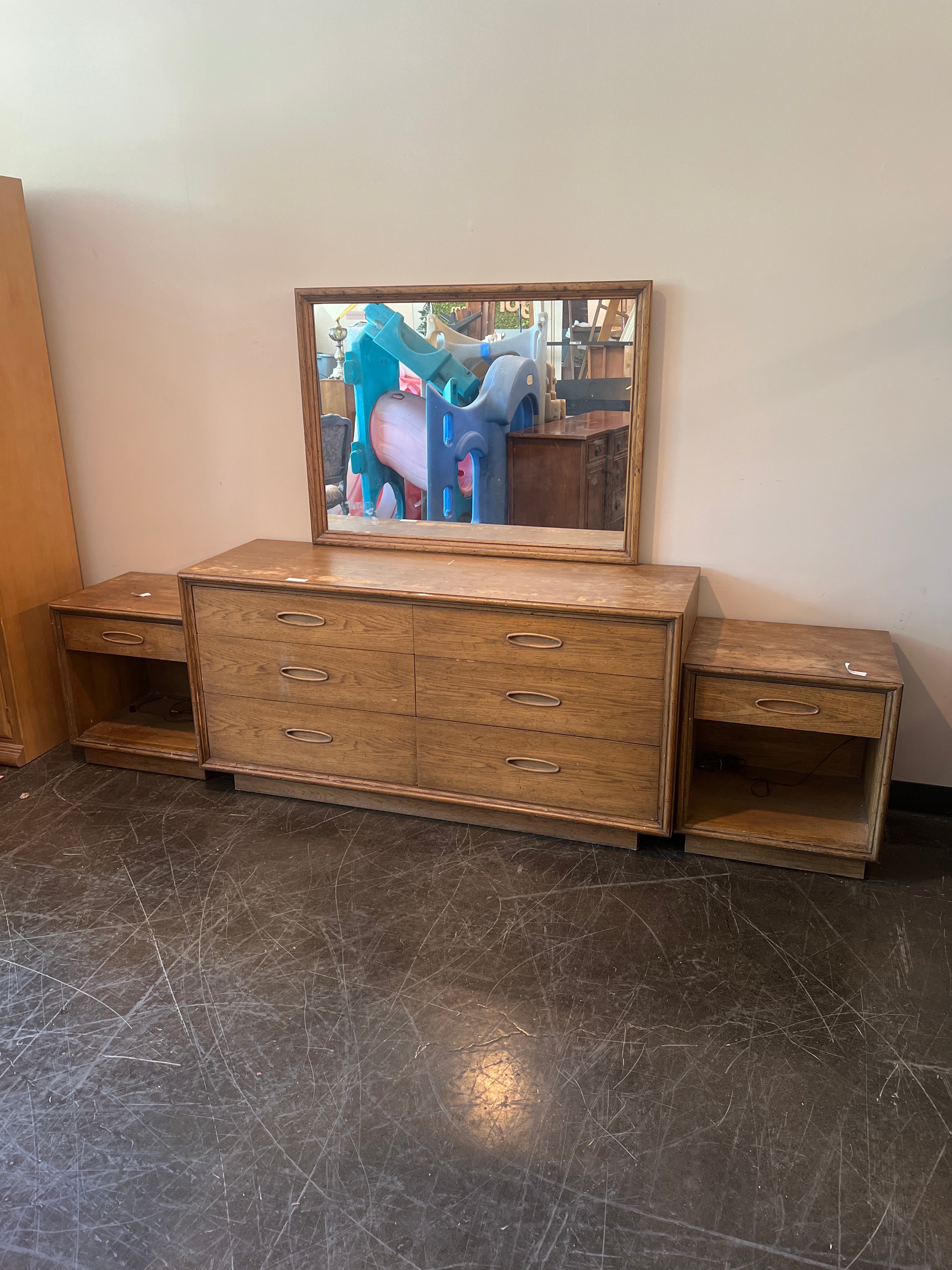 Henredon Mid-Century Nightstands SET