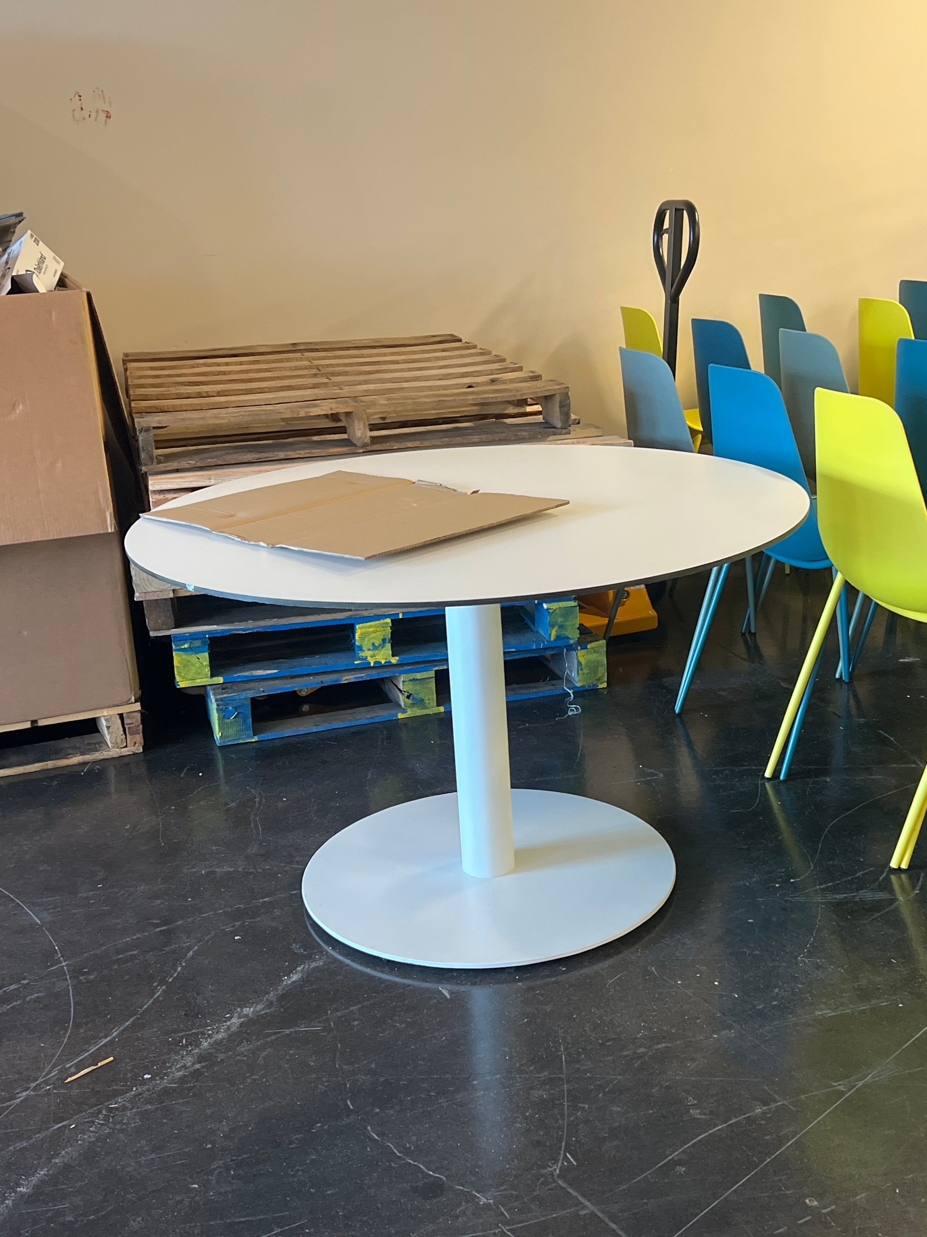 Blu Dot Skiff Outdoor Large Table – Modern & Durable