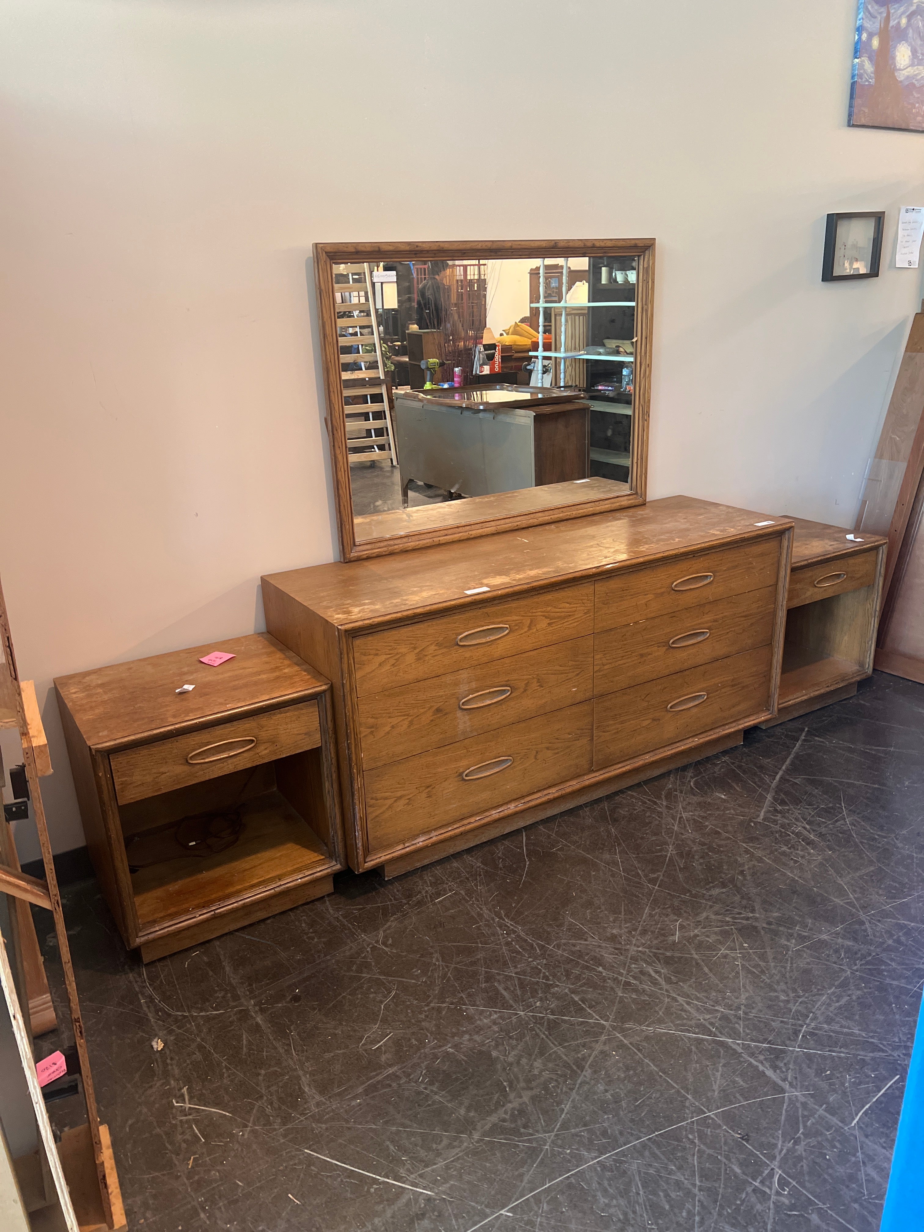 Henredon Mid-Century 6-Drawer Dresser with Mirror