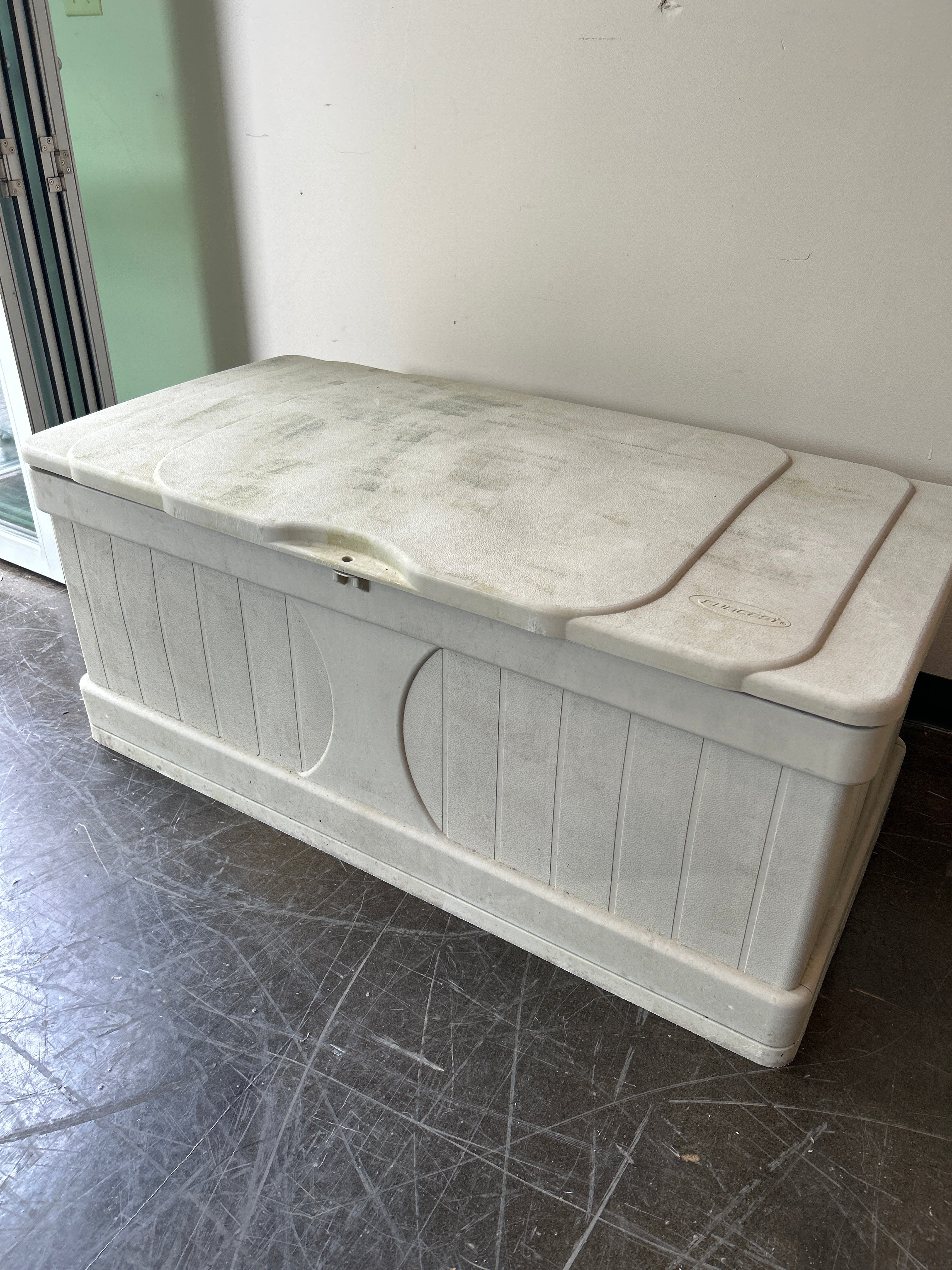 Suncast White Plastic Outdoor Storage Trunk