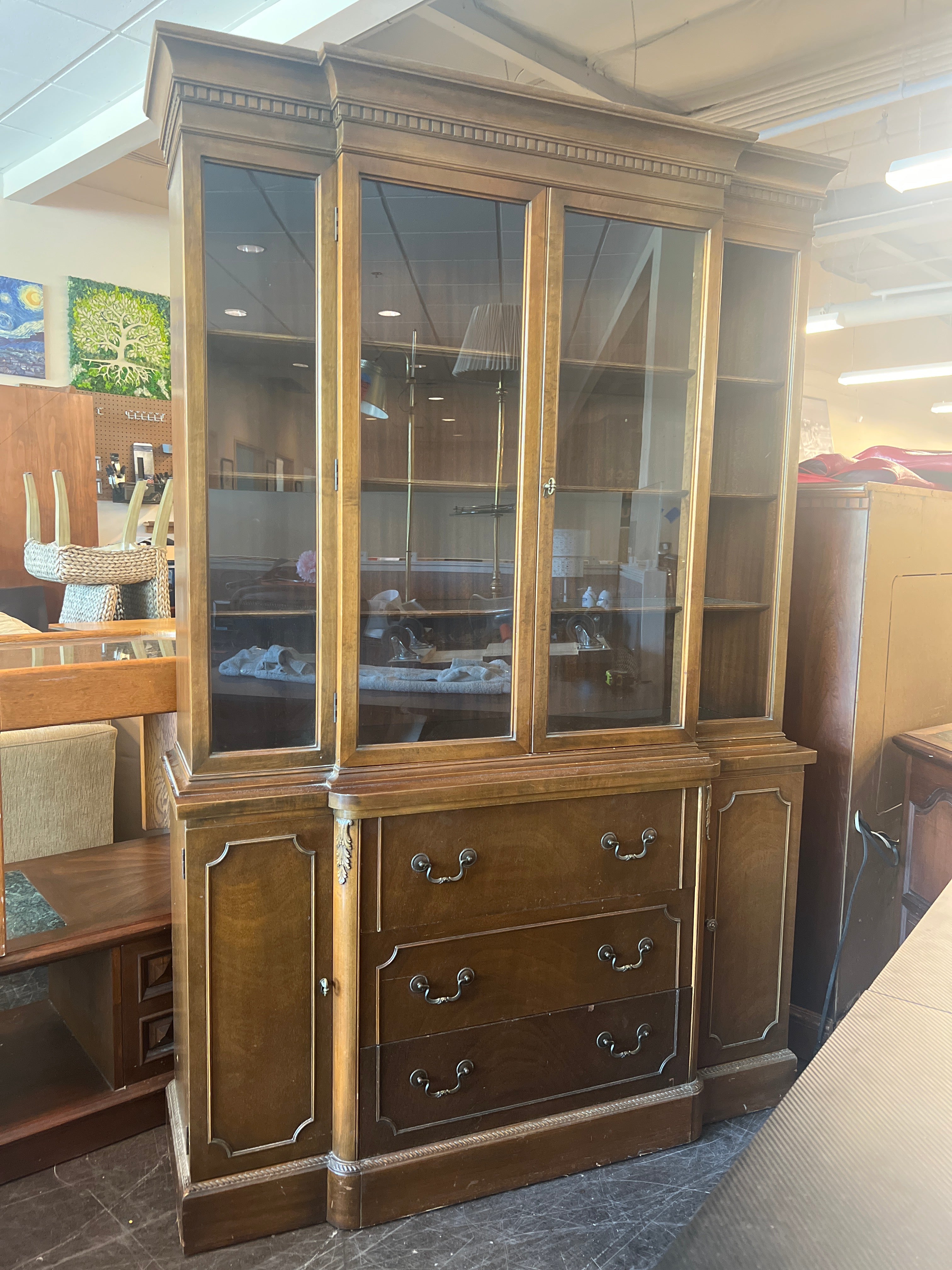 Solid Wood Traditional Colonial-style China Cabinet