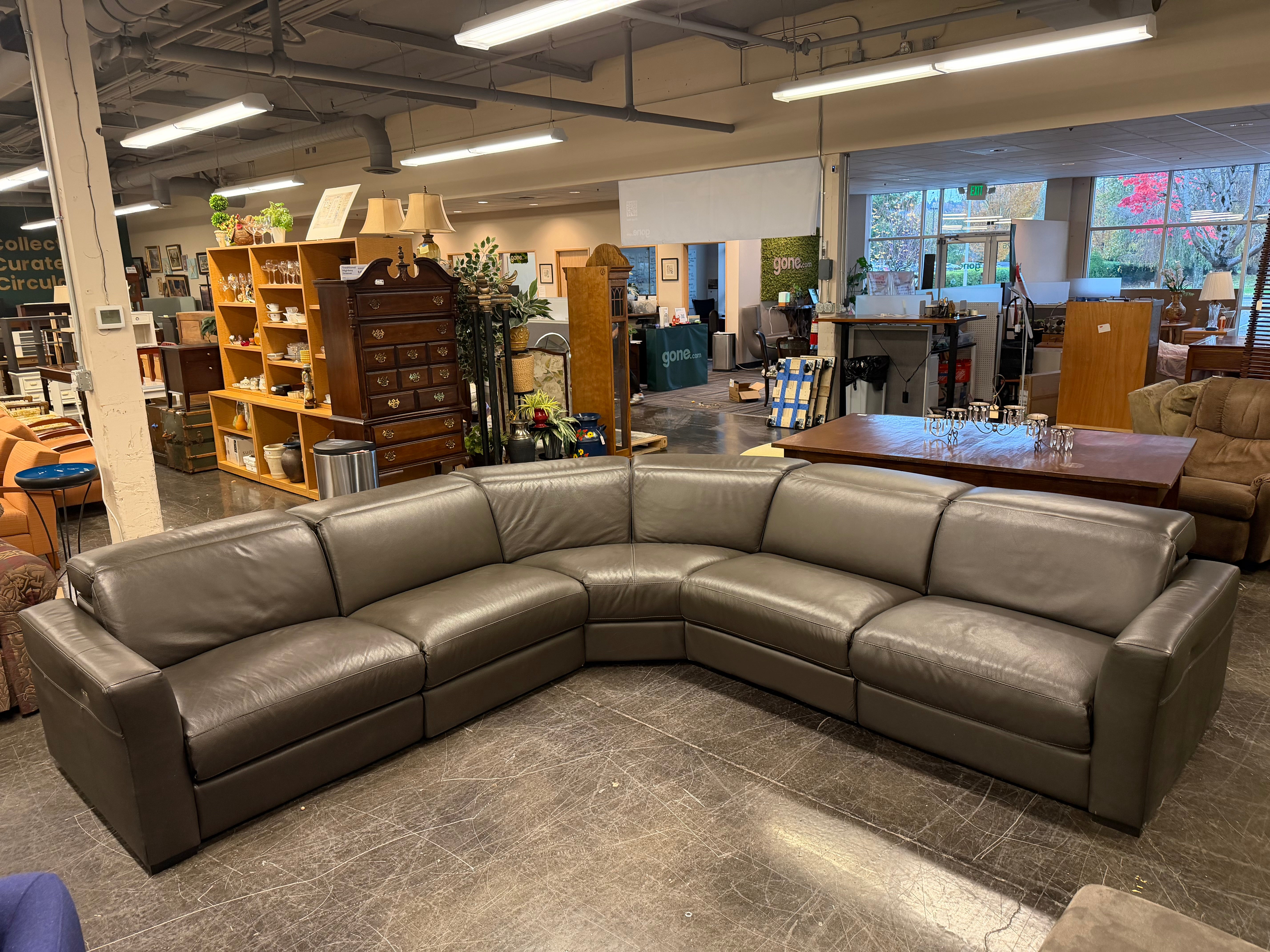 Chateau d'Ax 5 Piece Power Sectional Sofa in Great Condition (Made in Italy)