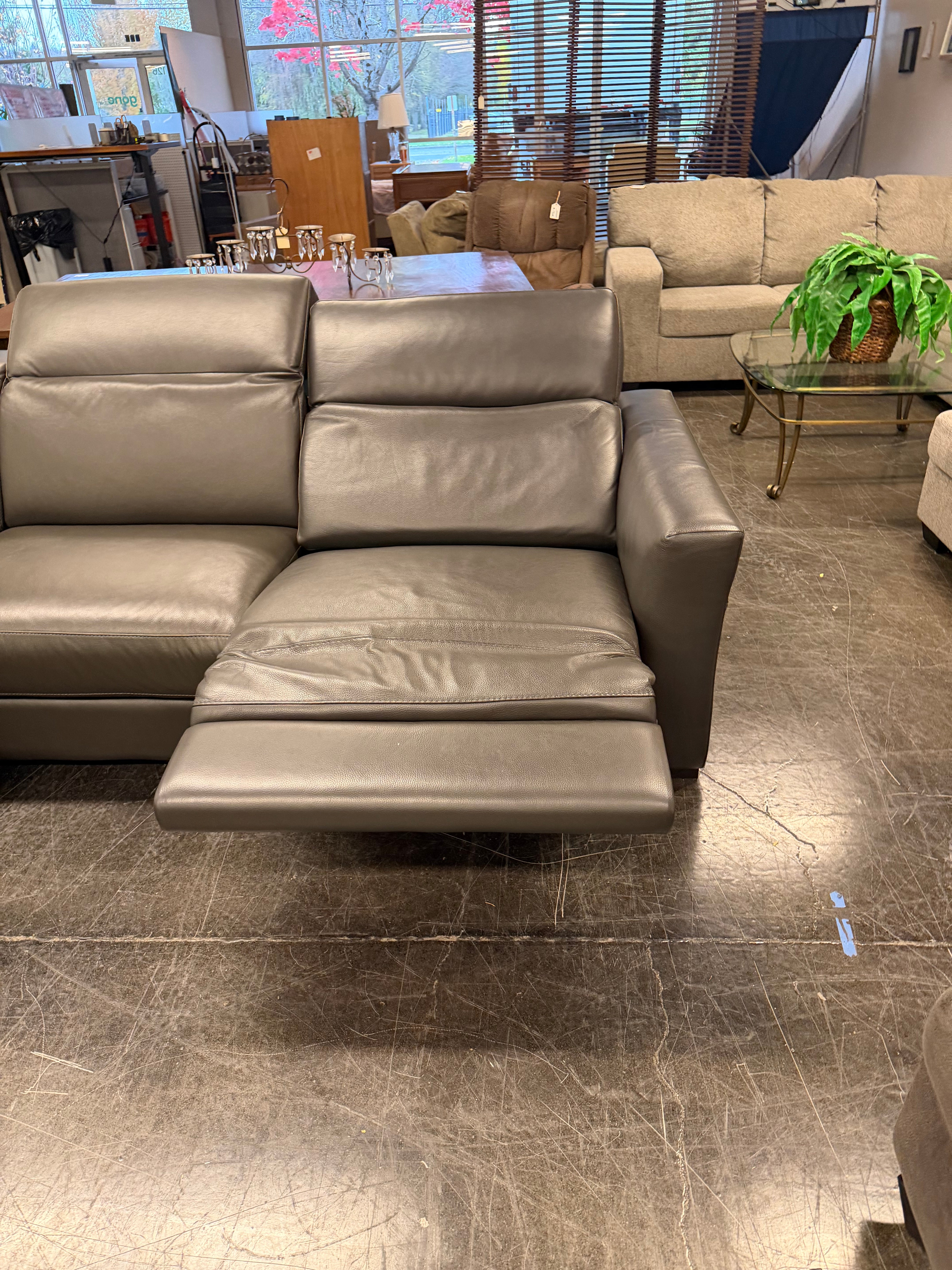 Chateau d'Ax 5 Piece Power Sectional Sofa in Great Condition (Made in Italy)