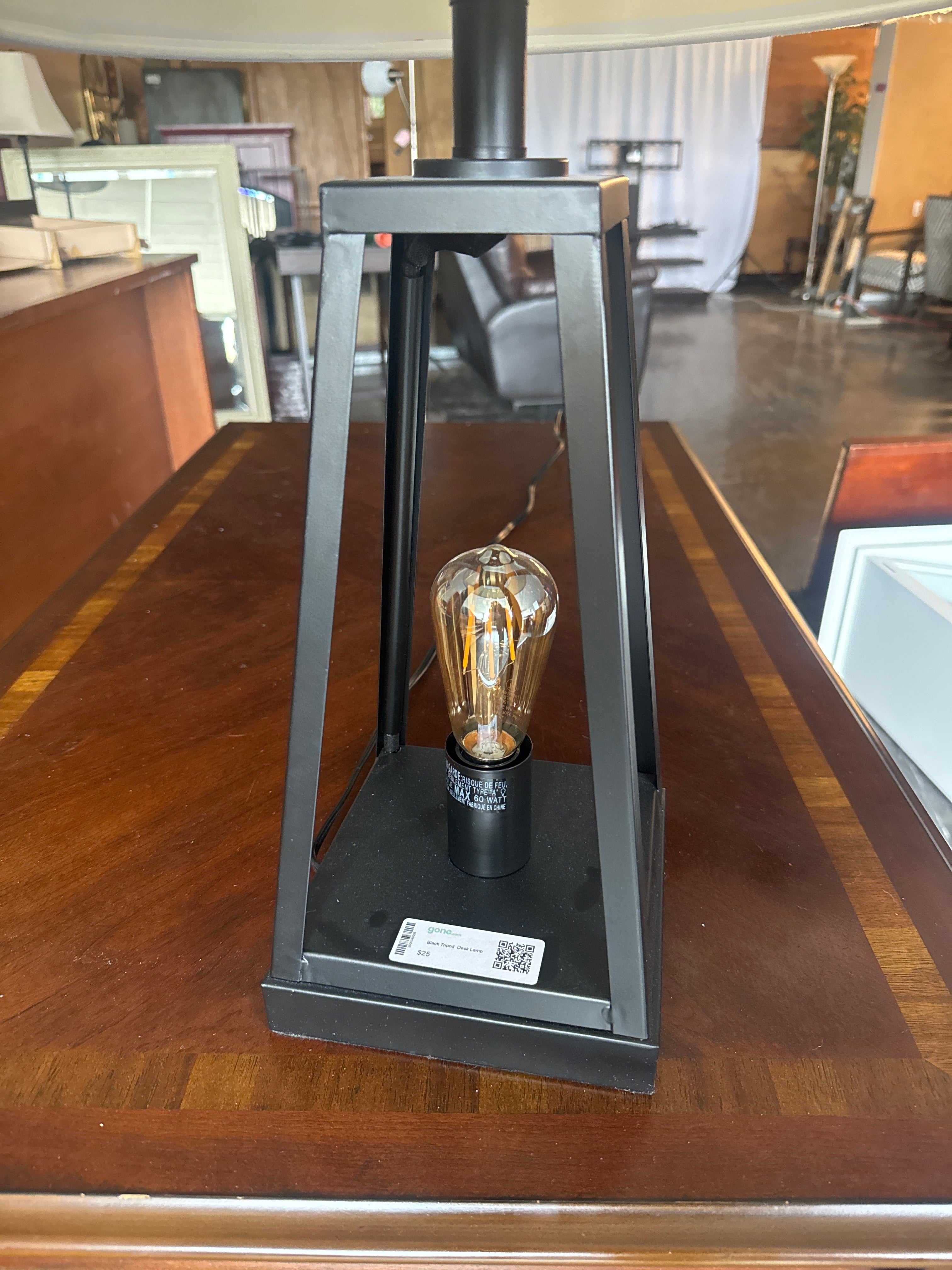 Black Tripod  Desk Lamp