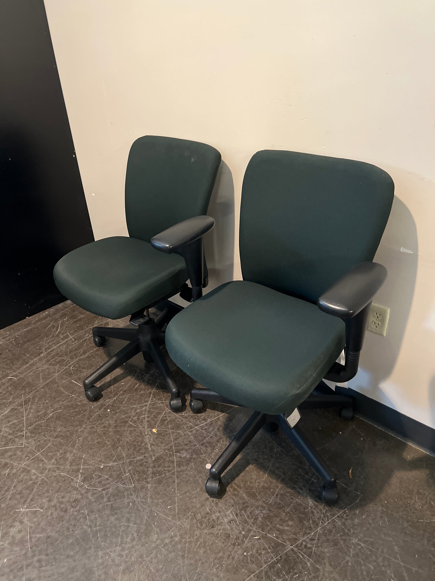 Haworth Green Rolling Office Chair with Armrests