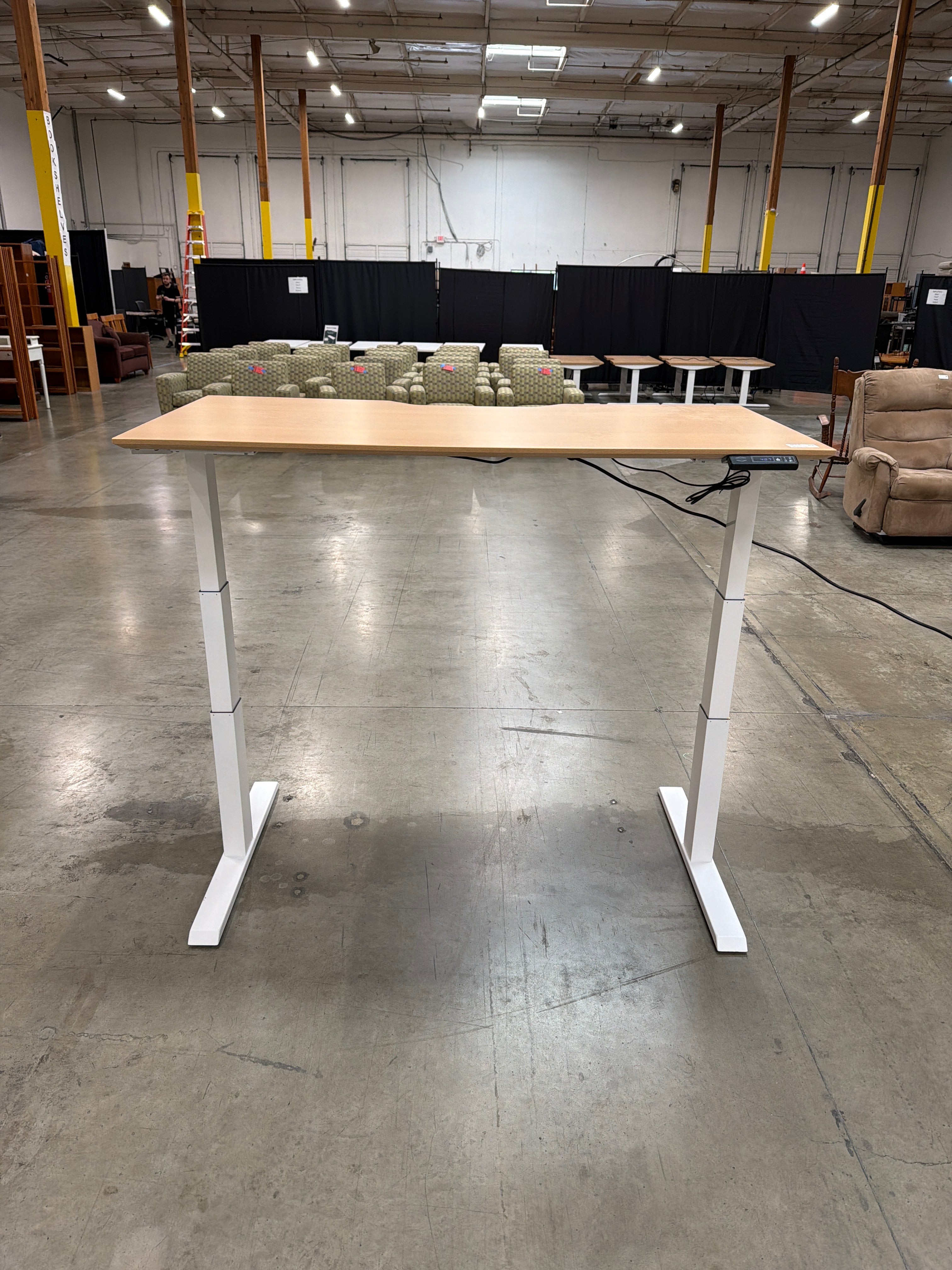 Steelcase Migration Electric Height-Adjustable Standing Desk - Oak & White