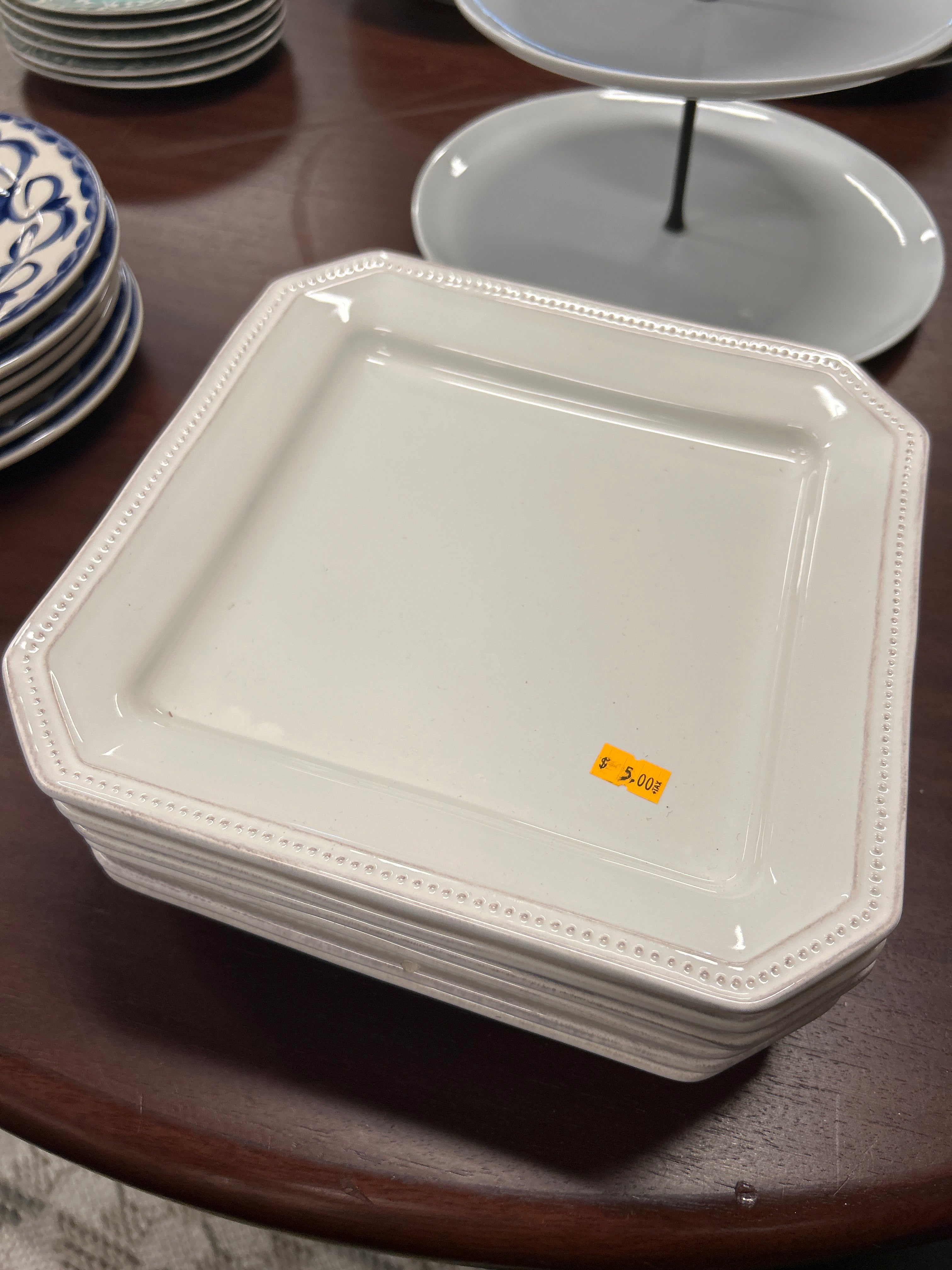 Sur la Table, White Square Plates