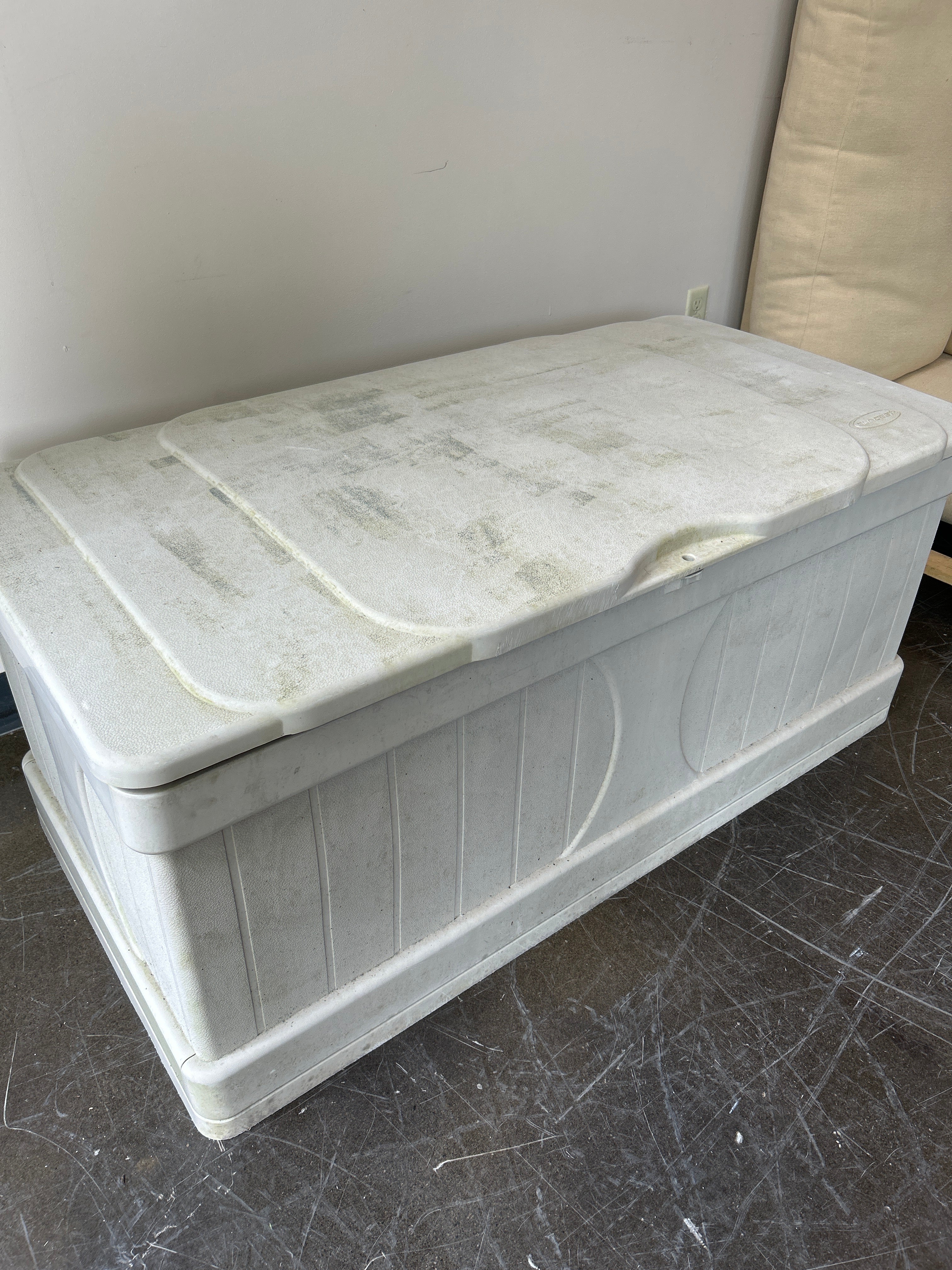 Suncast White Plastic Outdoor Storage Trunk