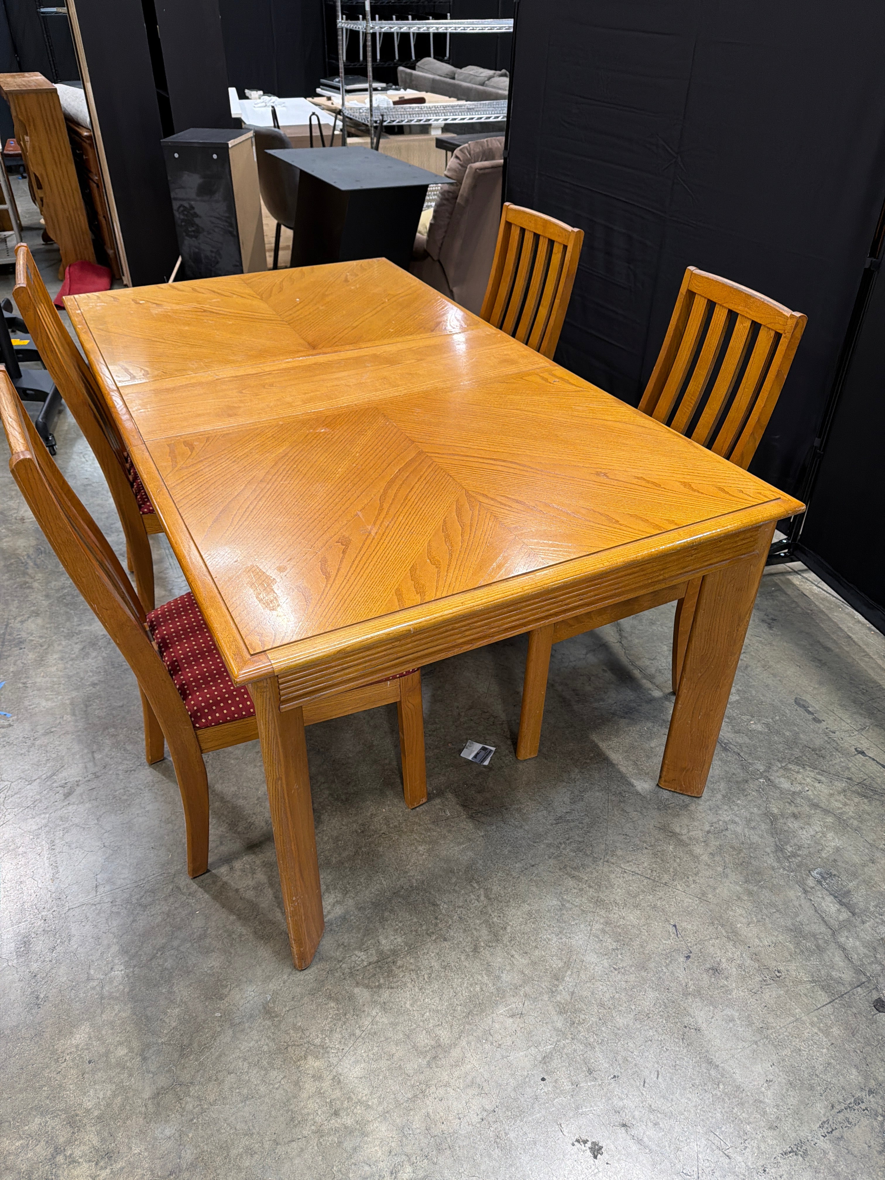 Sturdy Wooden Extendable Dining Set with Four Red Fabric Wooden Chairs