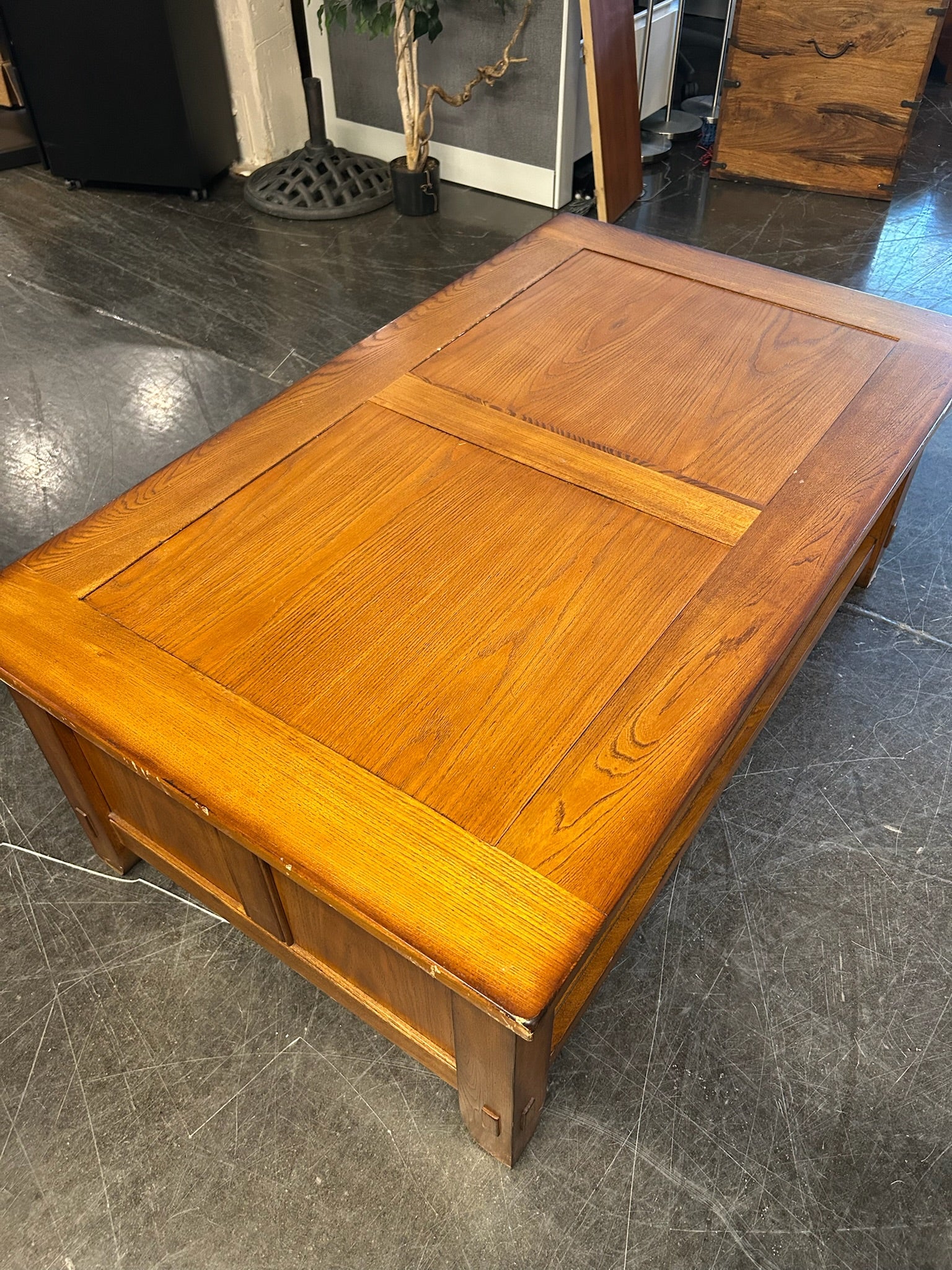Lane Maple Coffee Table with Drawer