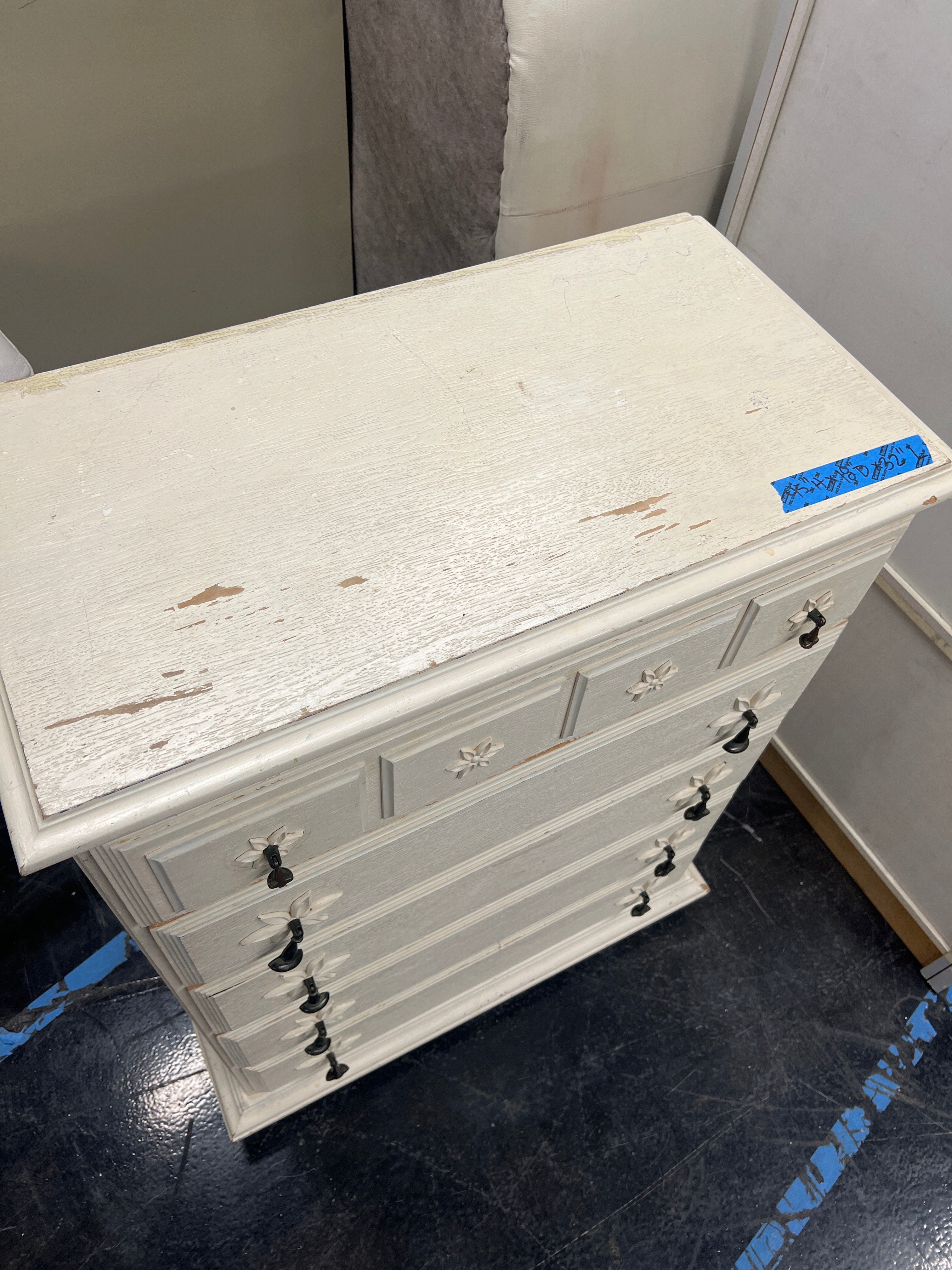 Charming Off-White Wooden Five-Drawer Dresser