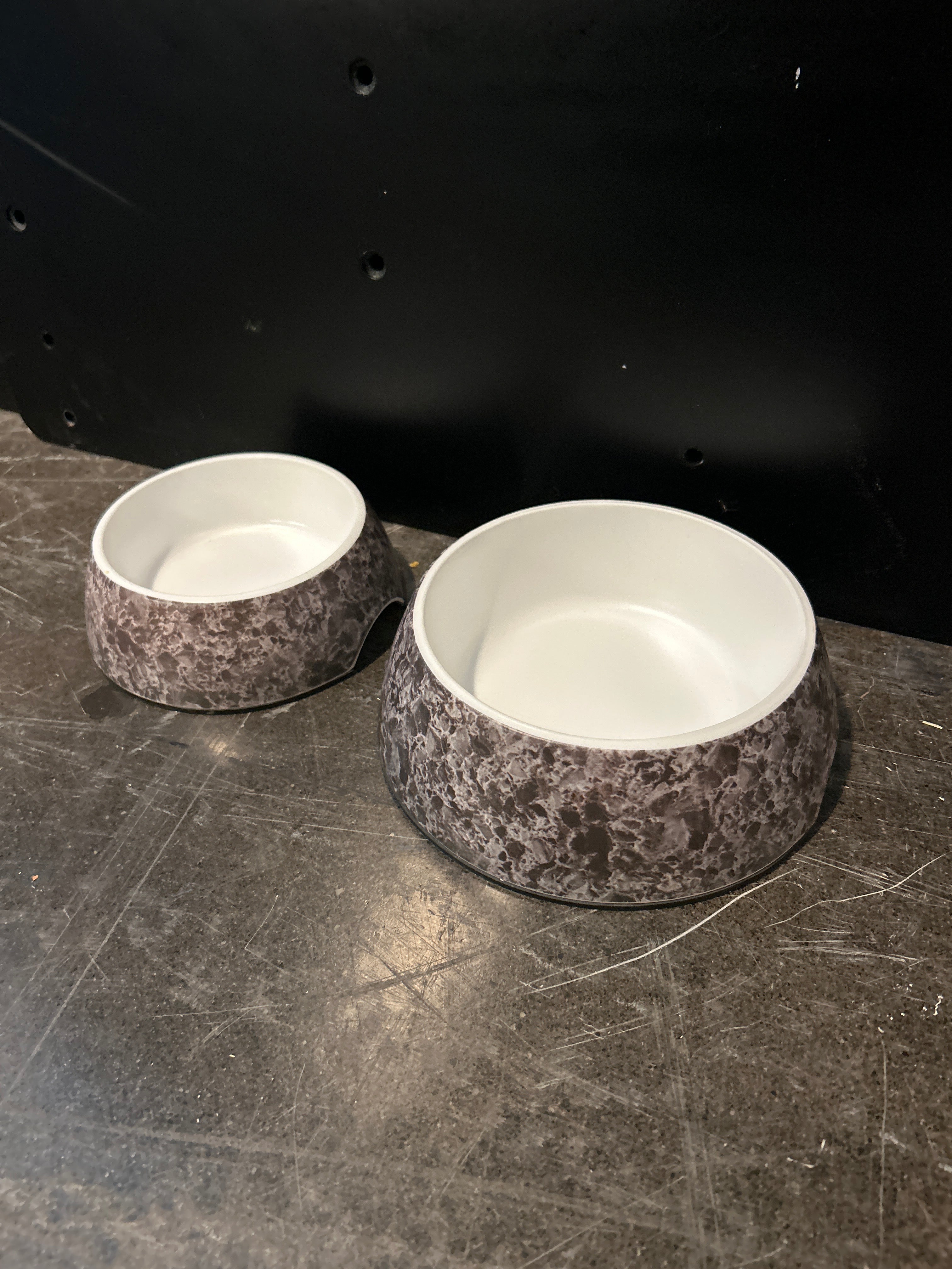 Stylish Pet Bowls: Marble Effect