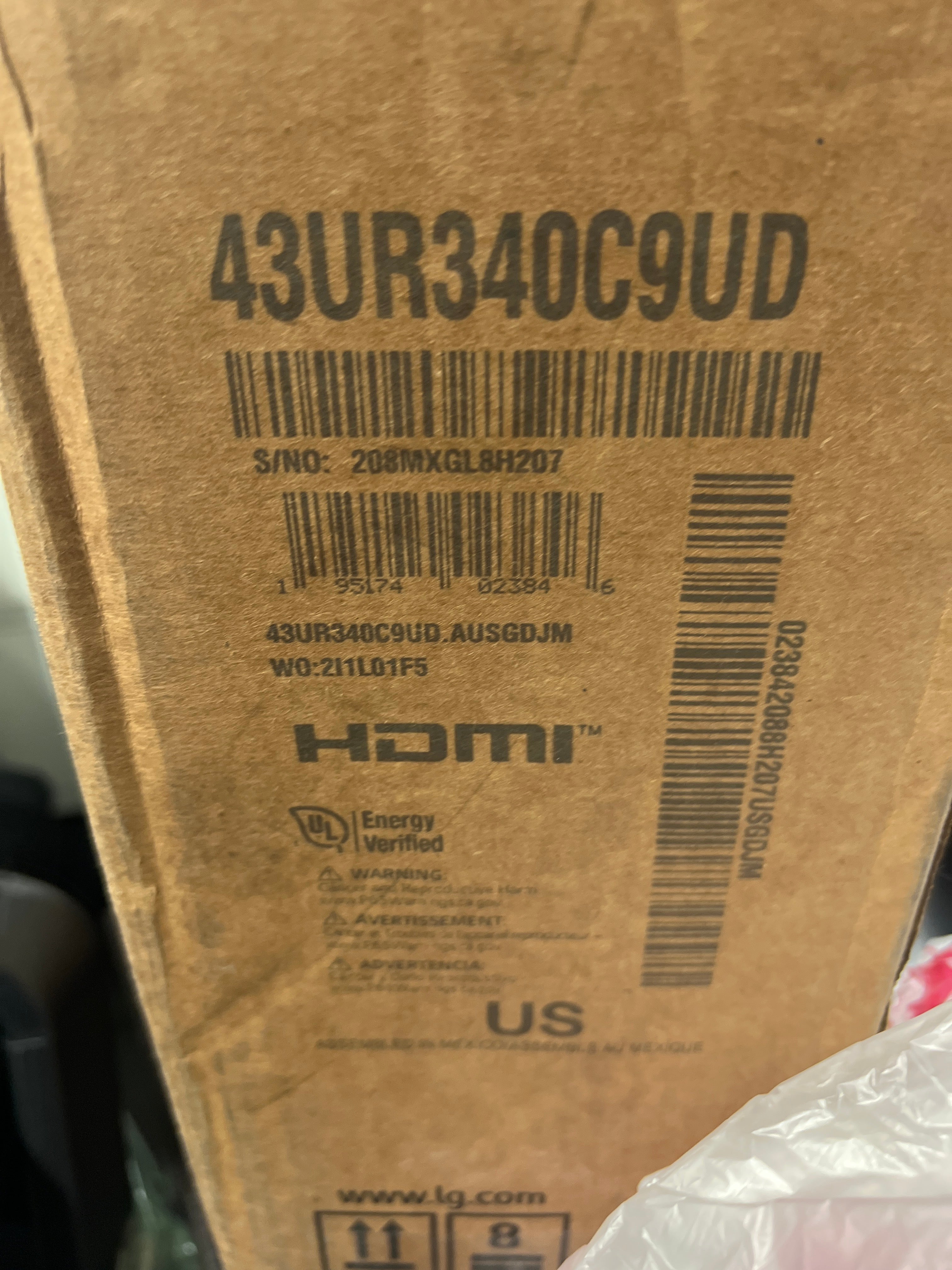 43" LG UR340C Series UHD Commercial TV