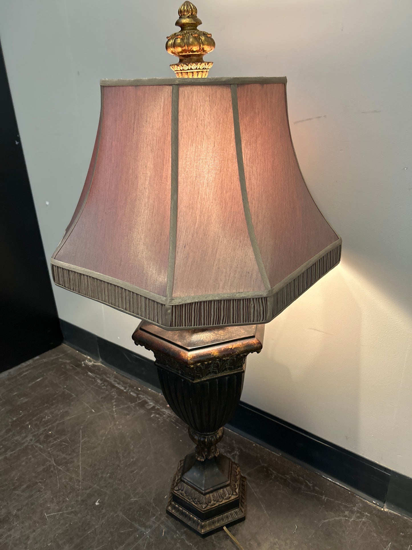 Antique-Style Metal Table Lamp with Mauve Lampshade