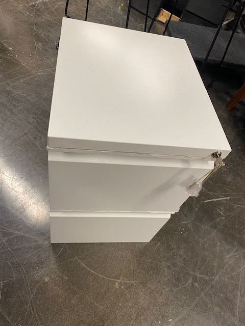 Two-Drawer White Mobile File Cabinet w/ 4 keys