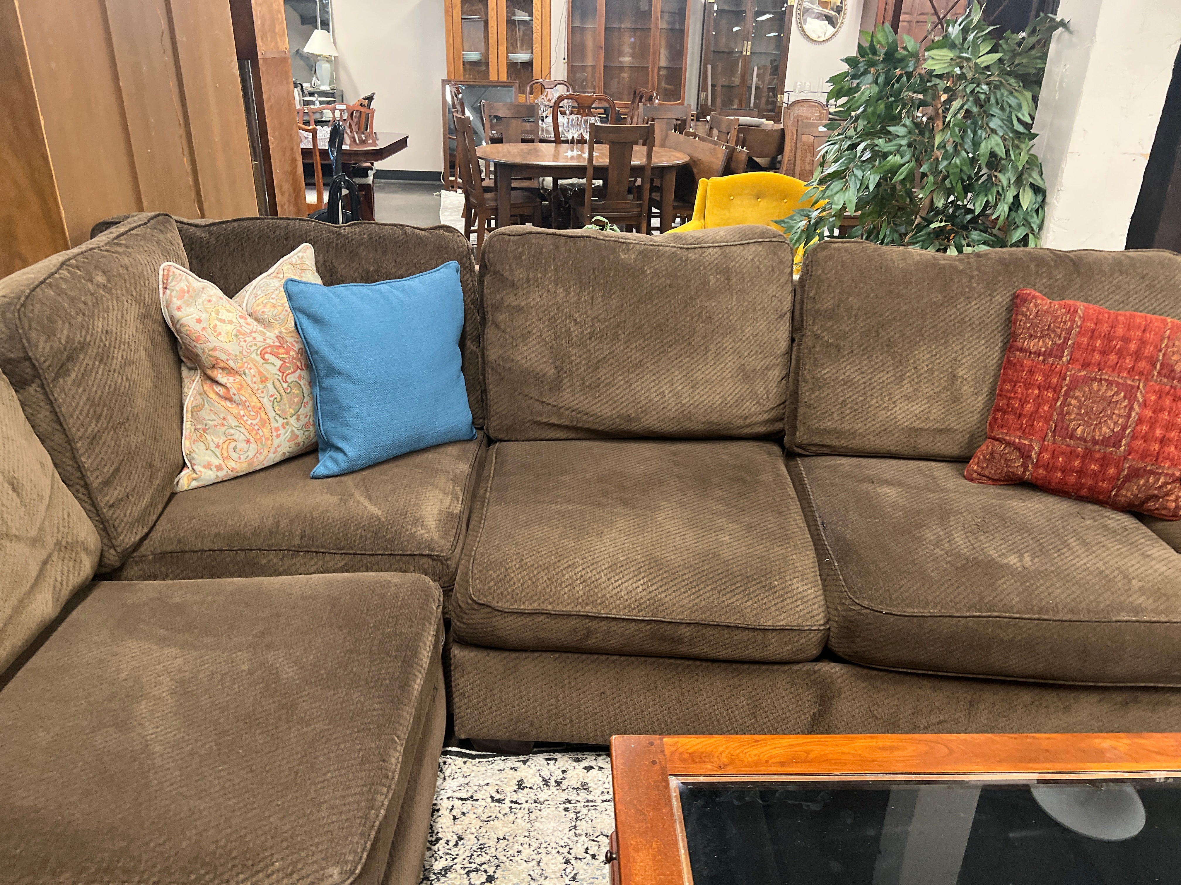 Ashley Furniture Mammoth 3-Piece Brown Cloth Sectional