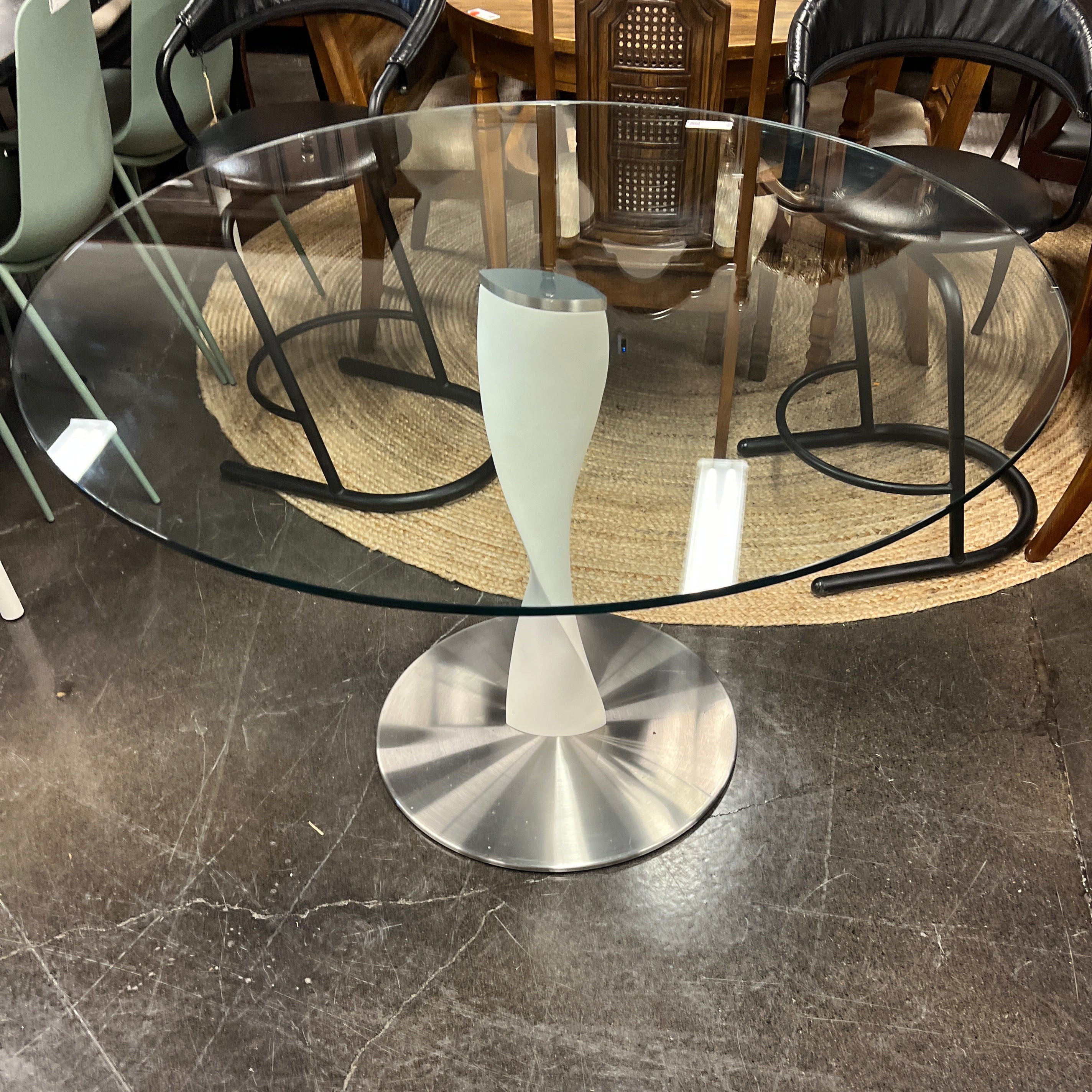 The Spin Dining Table by Porada - Made in Italy - ($3700+ New)