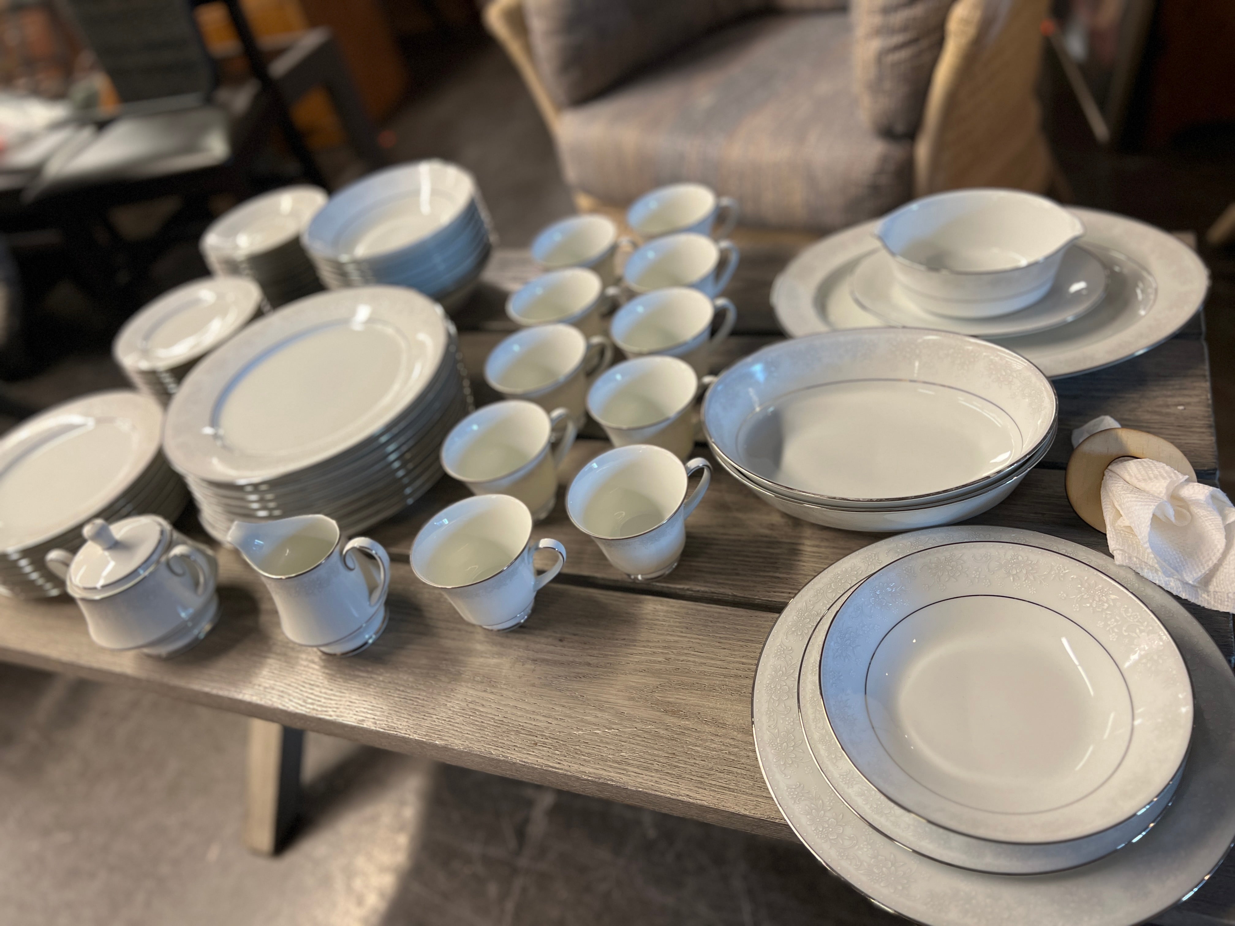 Noritake Misty China set 67 Pieces
