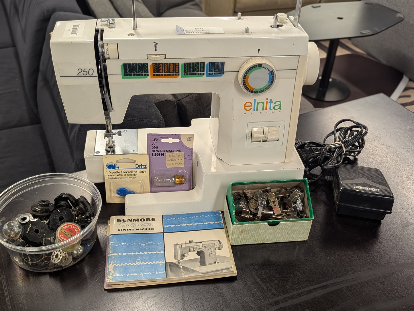 Elna Sewing Machine Elnita 250