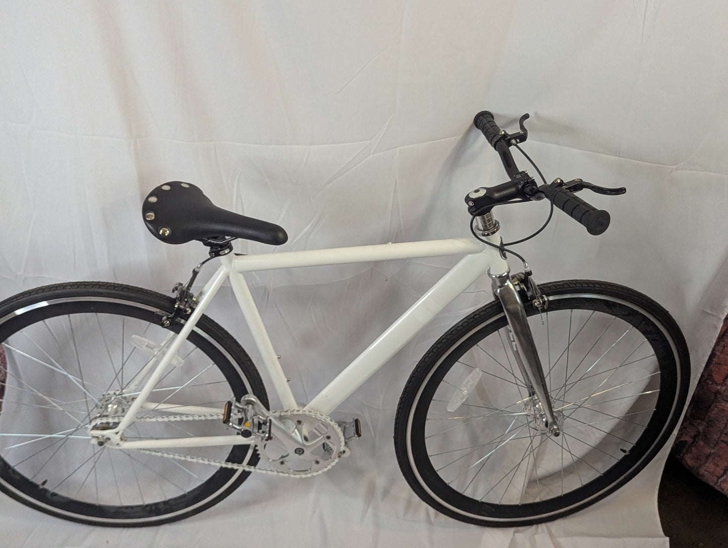 Sole Fixie White bike, white Black Accent