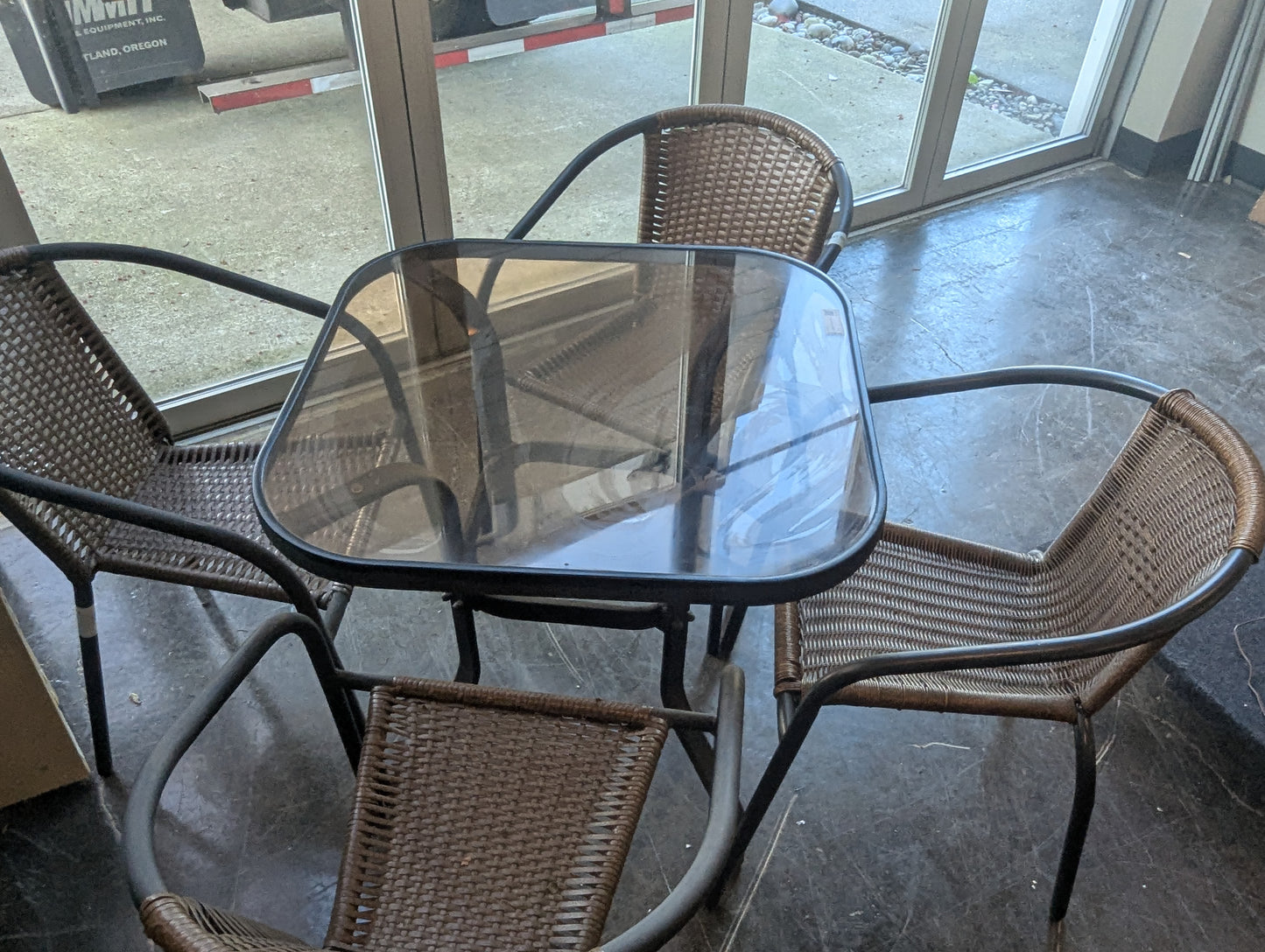 Outdoor Glass Table 4 Chairs