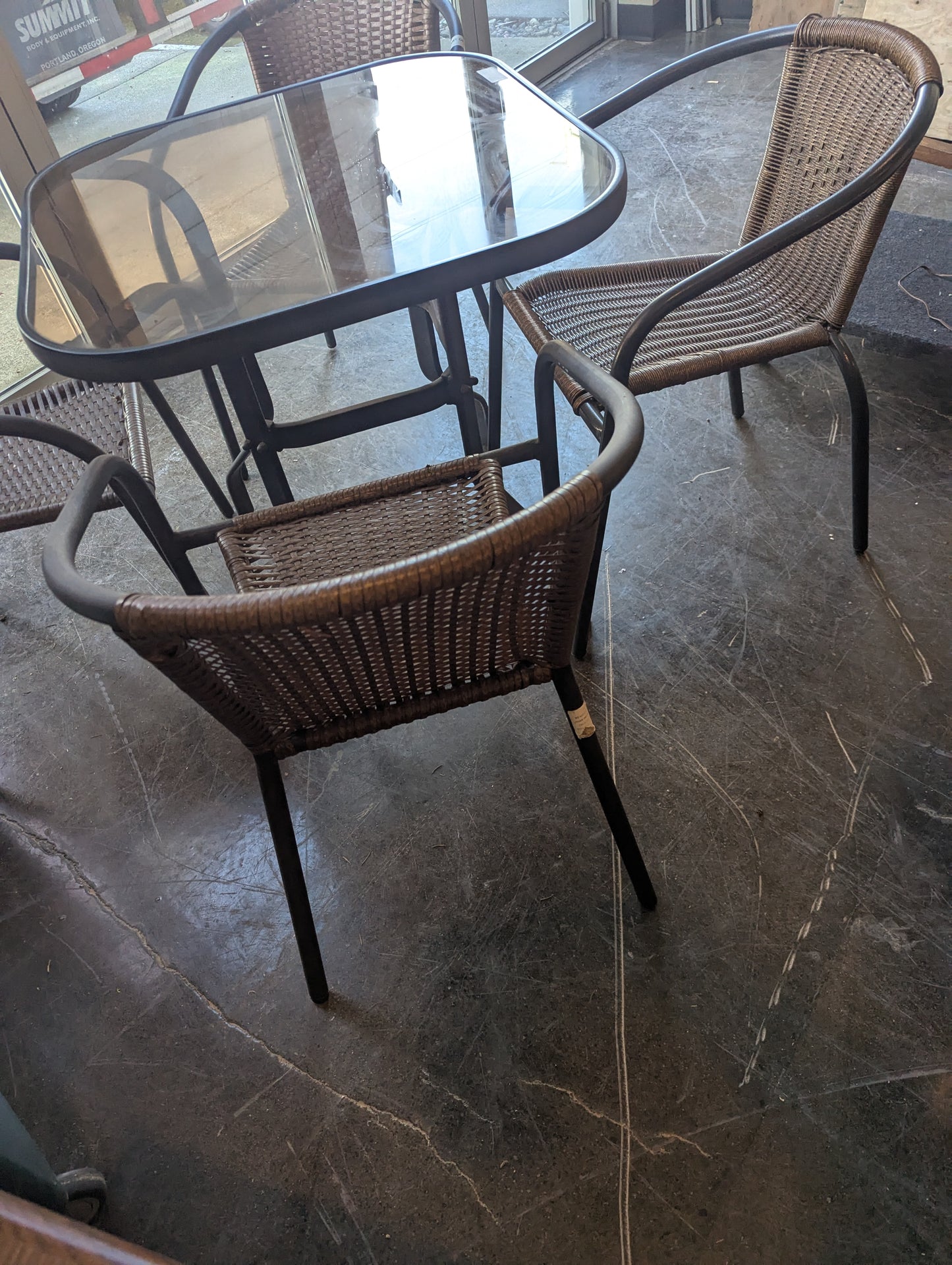 Outdoor Glass Table 4 Chairs