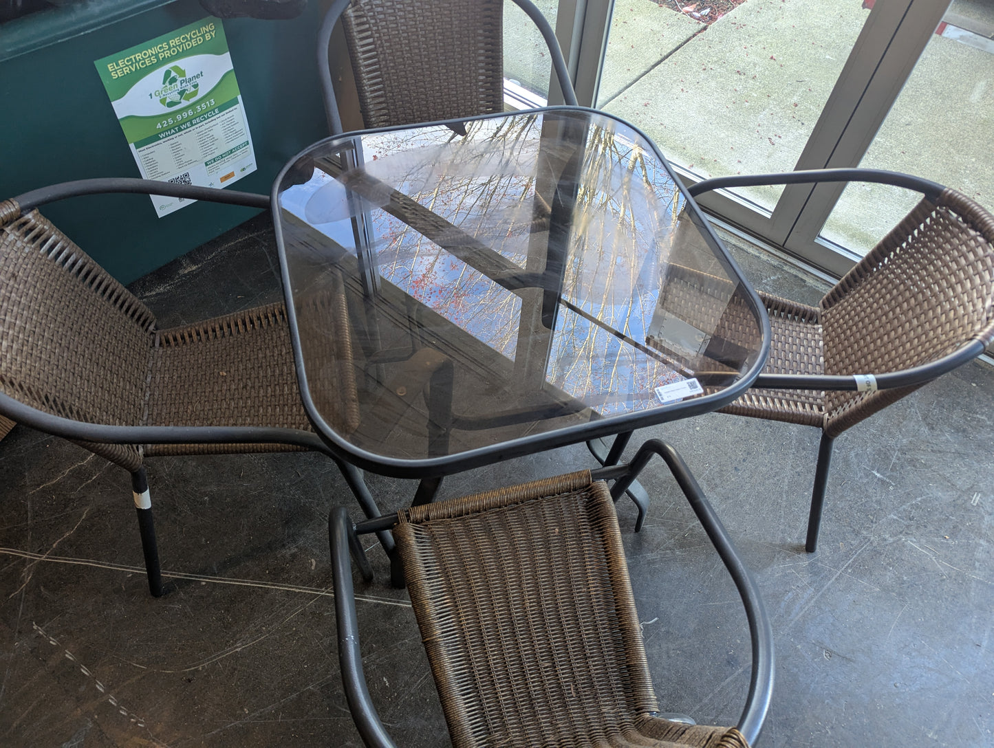 Outdoor Glass Table 4 Chairs