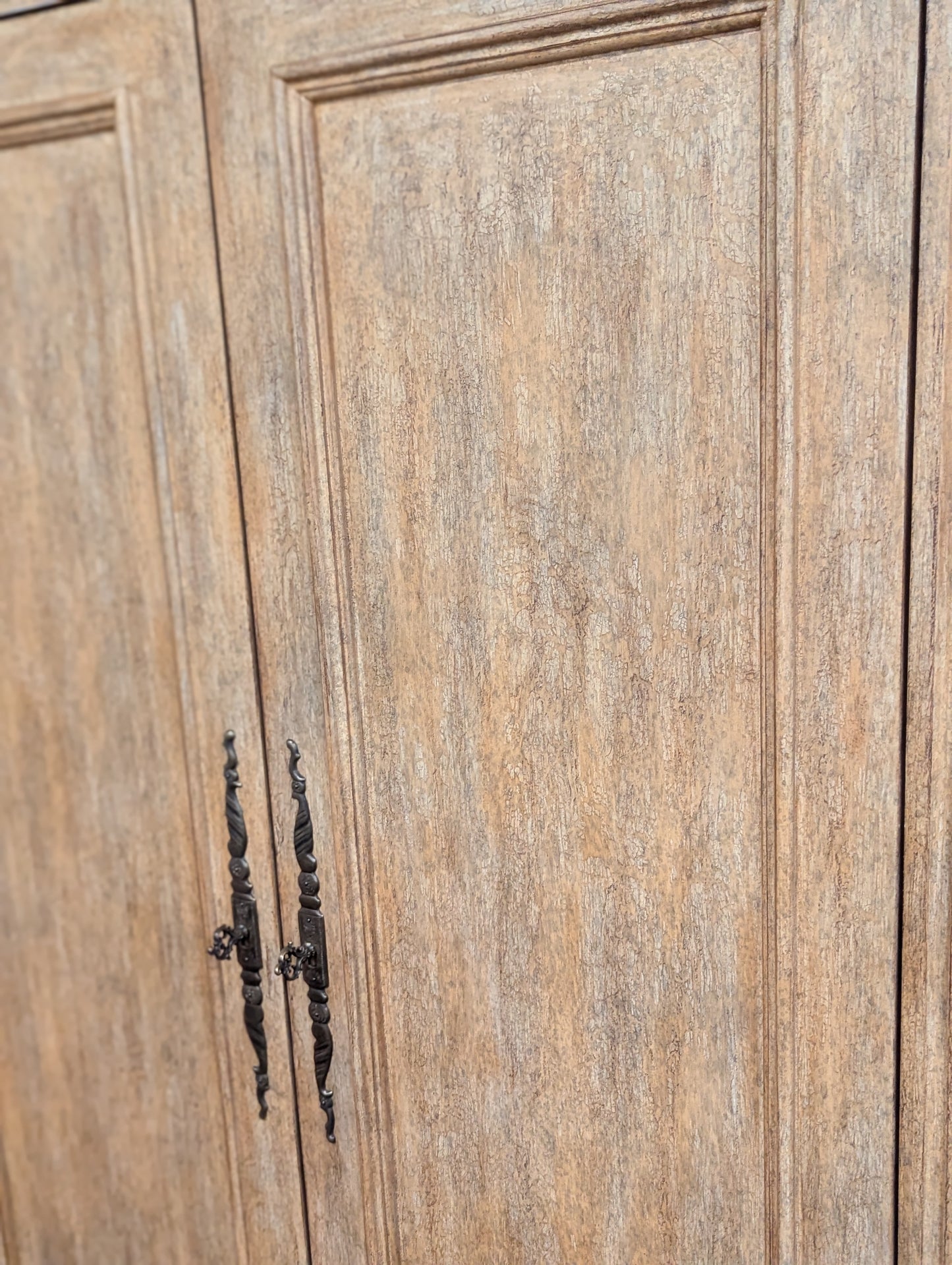 Large Distressed Tuscan Armiore