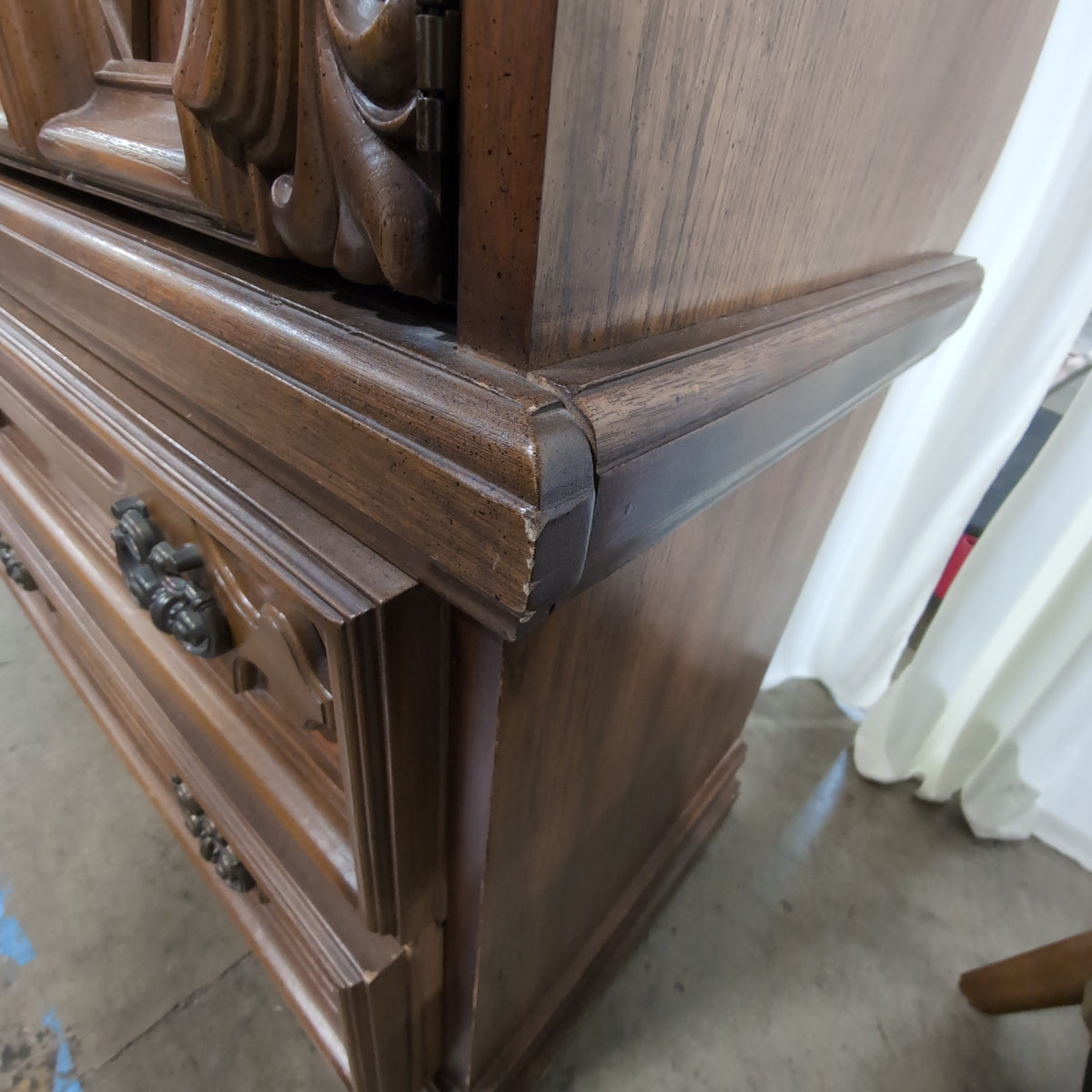 Ornate French Provincial Style Wood Dresser