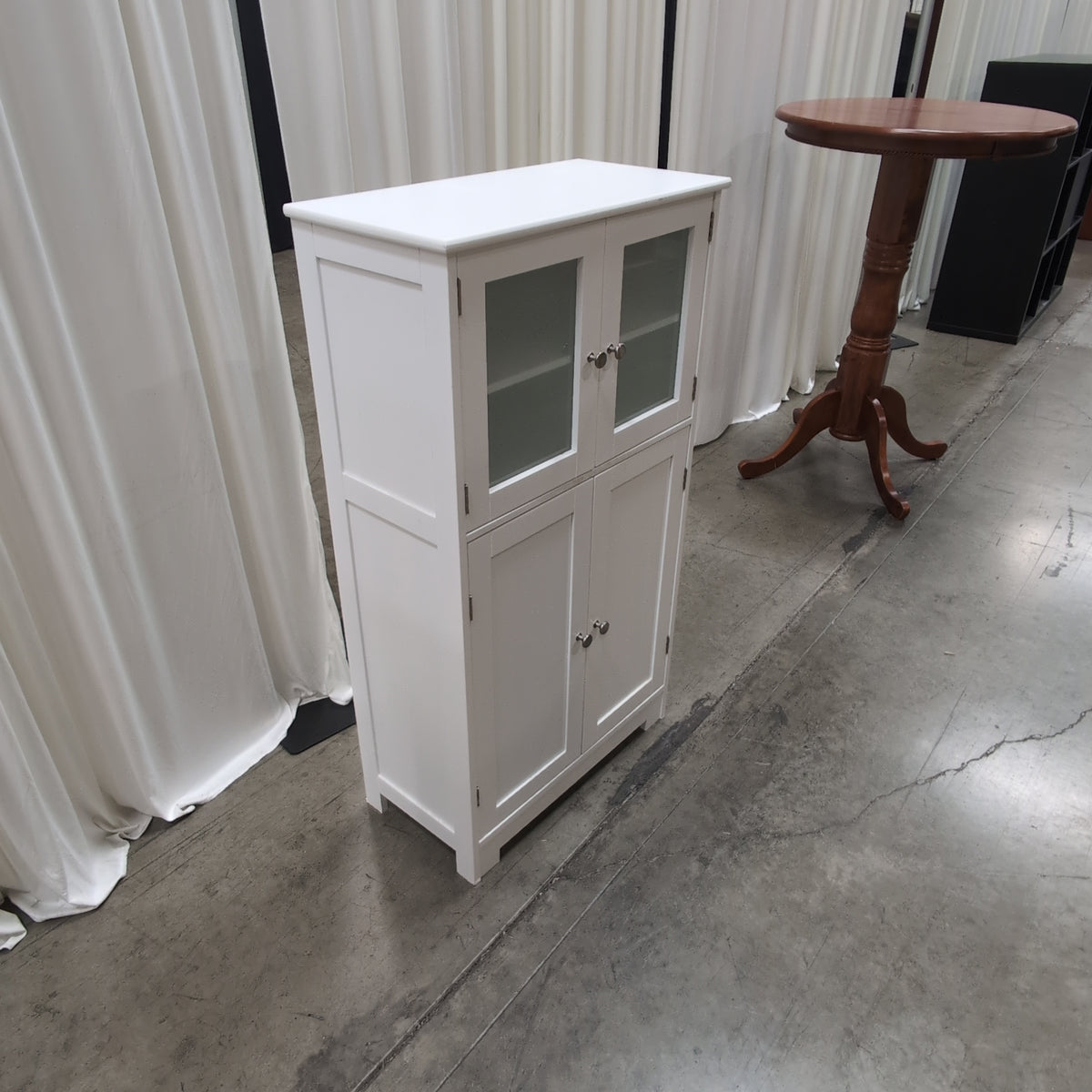 White Painted Wood Storage Cabinet with Glass Doors