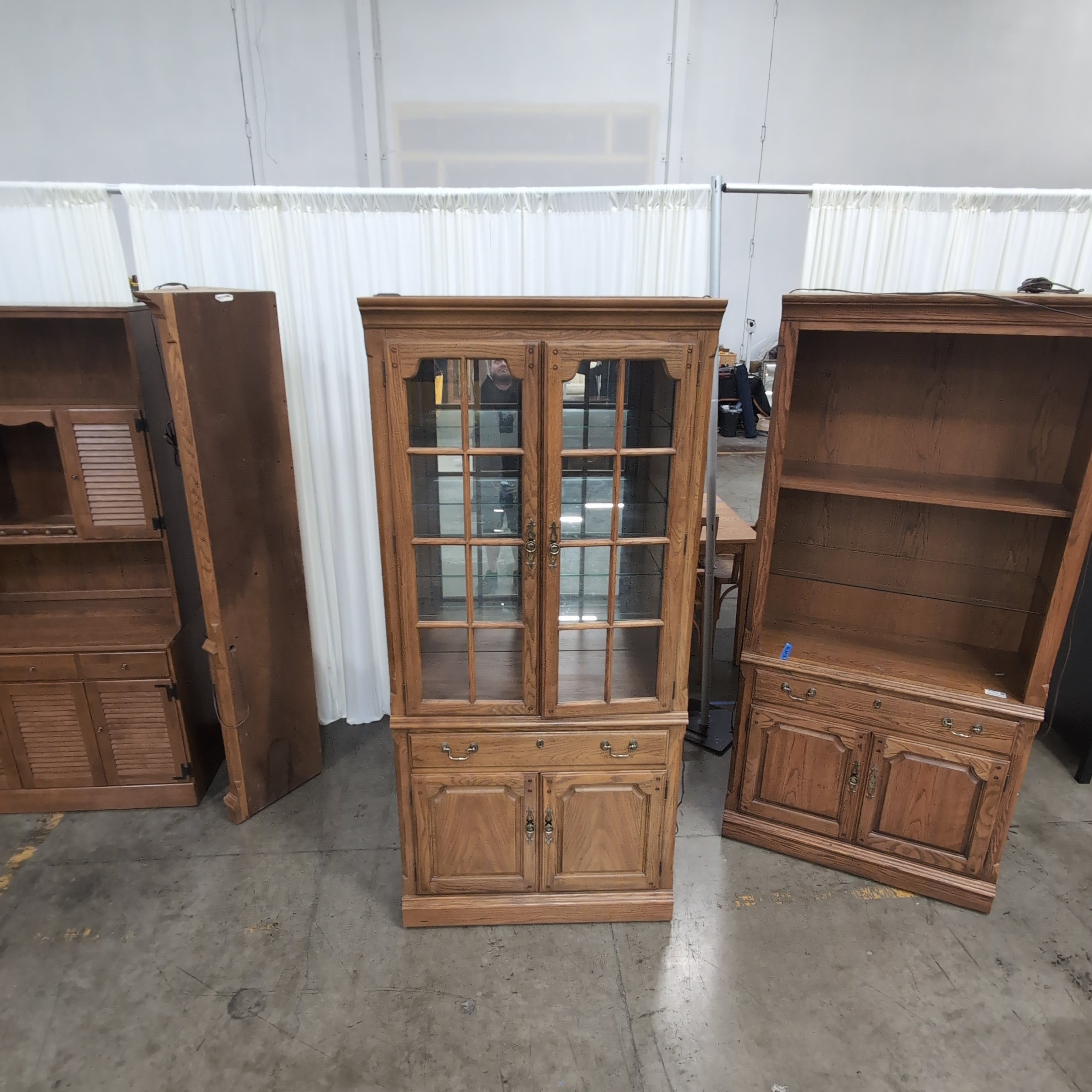 Thomasville Traditional Golden Oak China Cabinet with Glass Doors