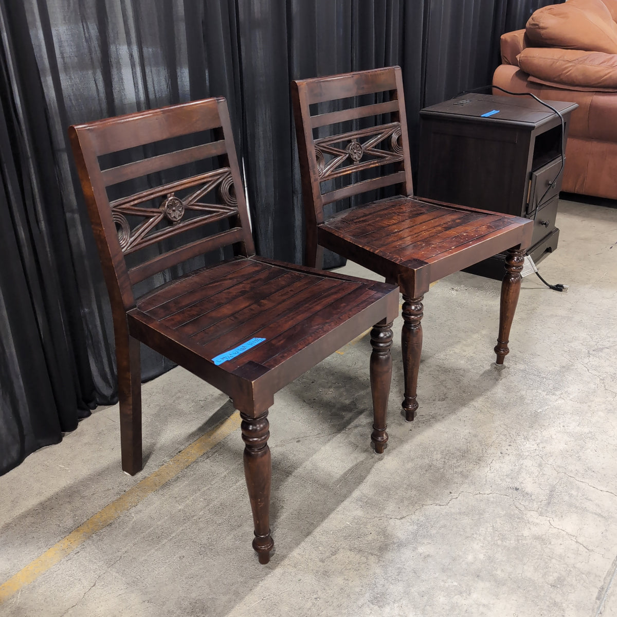 Pair of Traditional Dark Wood Dining Chair with Carved Back