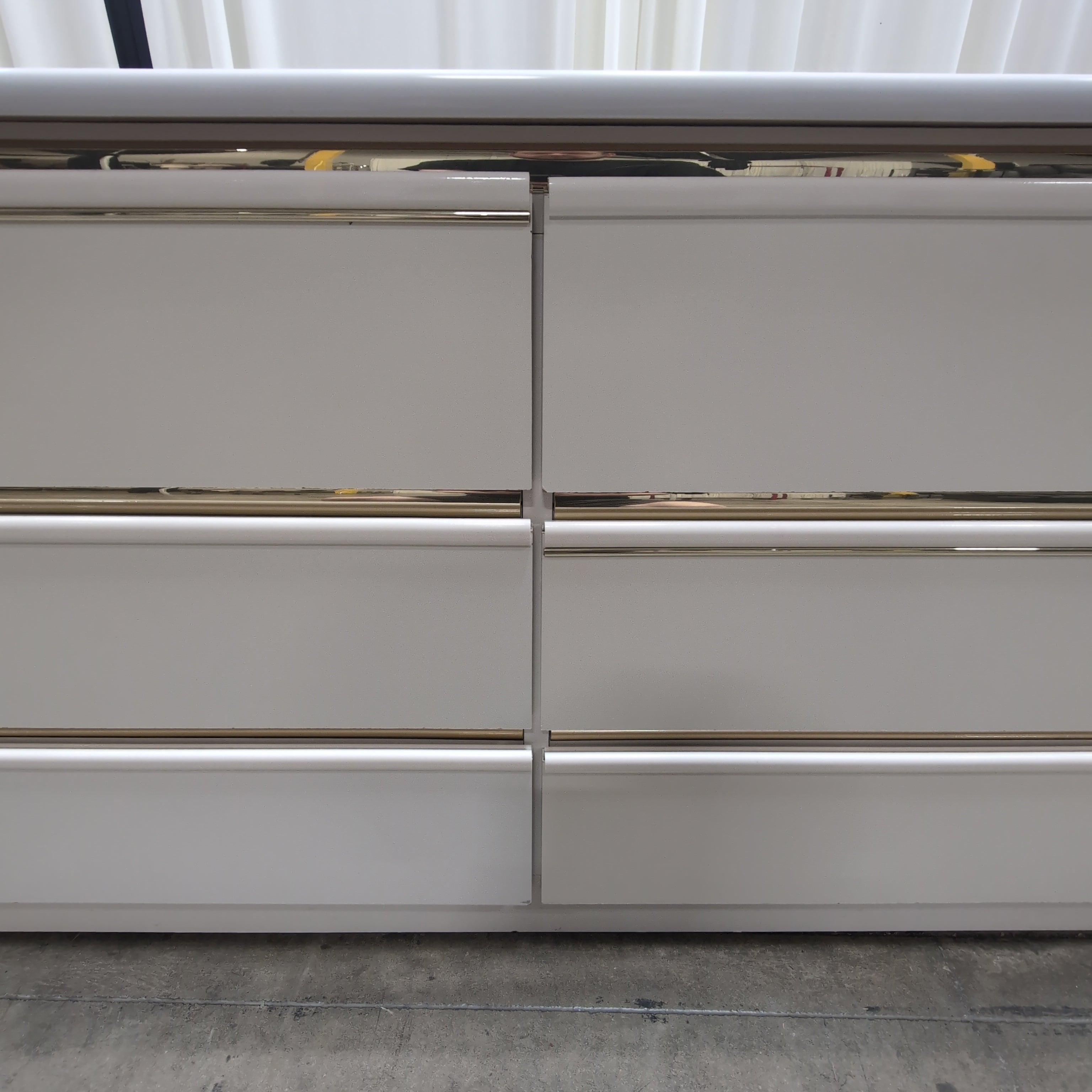 Vintage White Lacquer Six-Drawer Dresser with Round Mirror