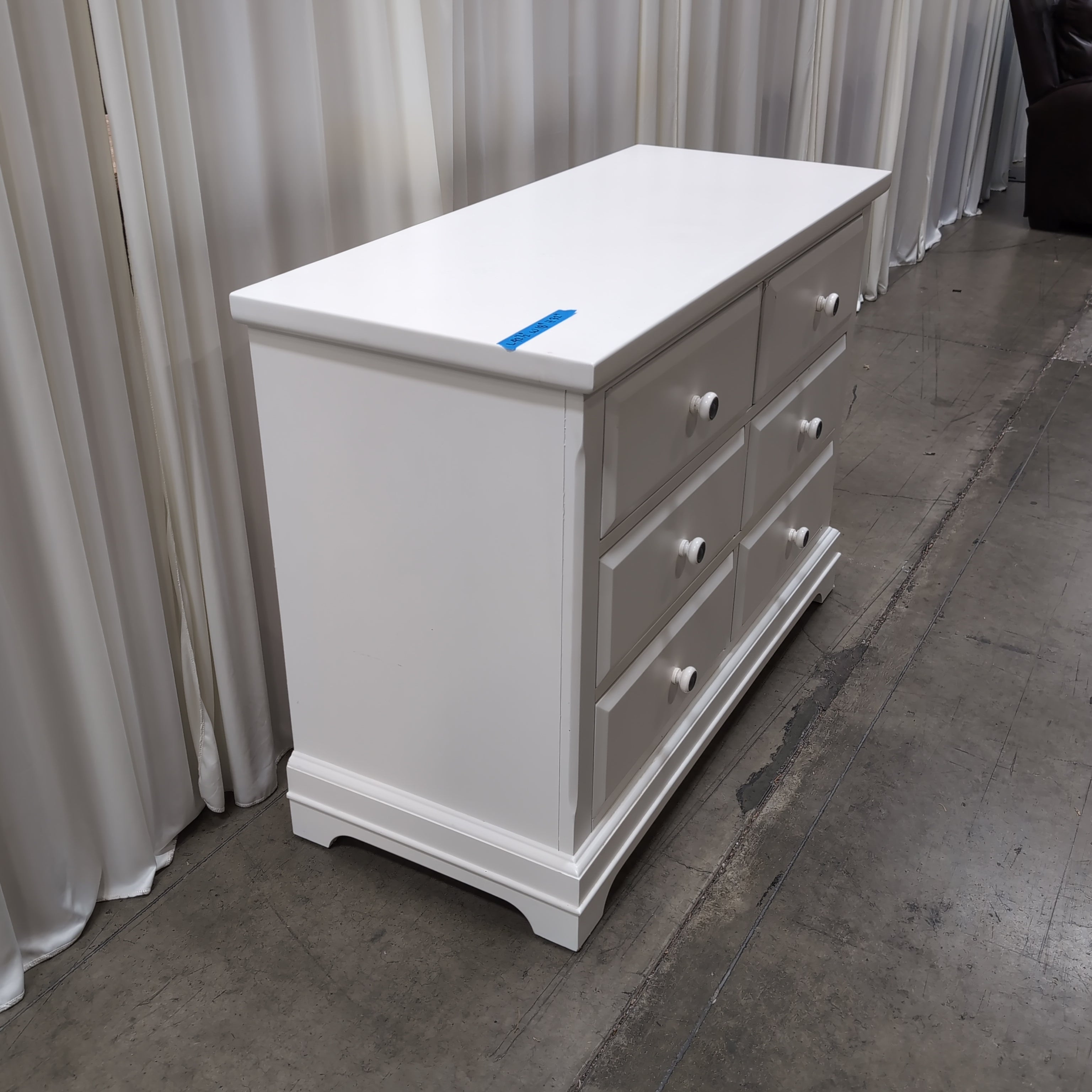 Classic White Six-Drawer Transitional Dresser