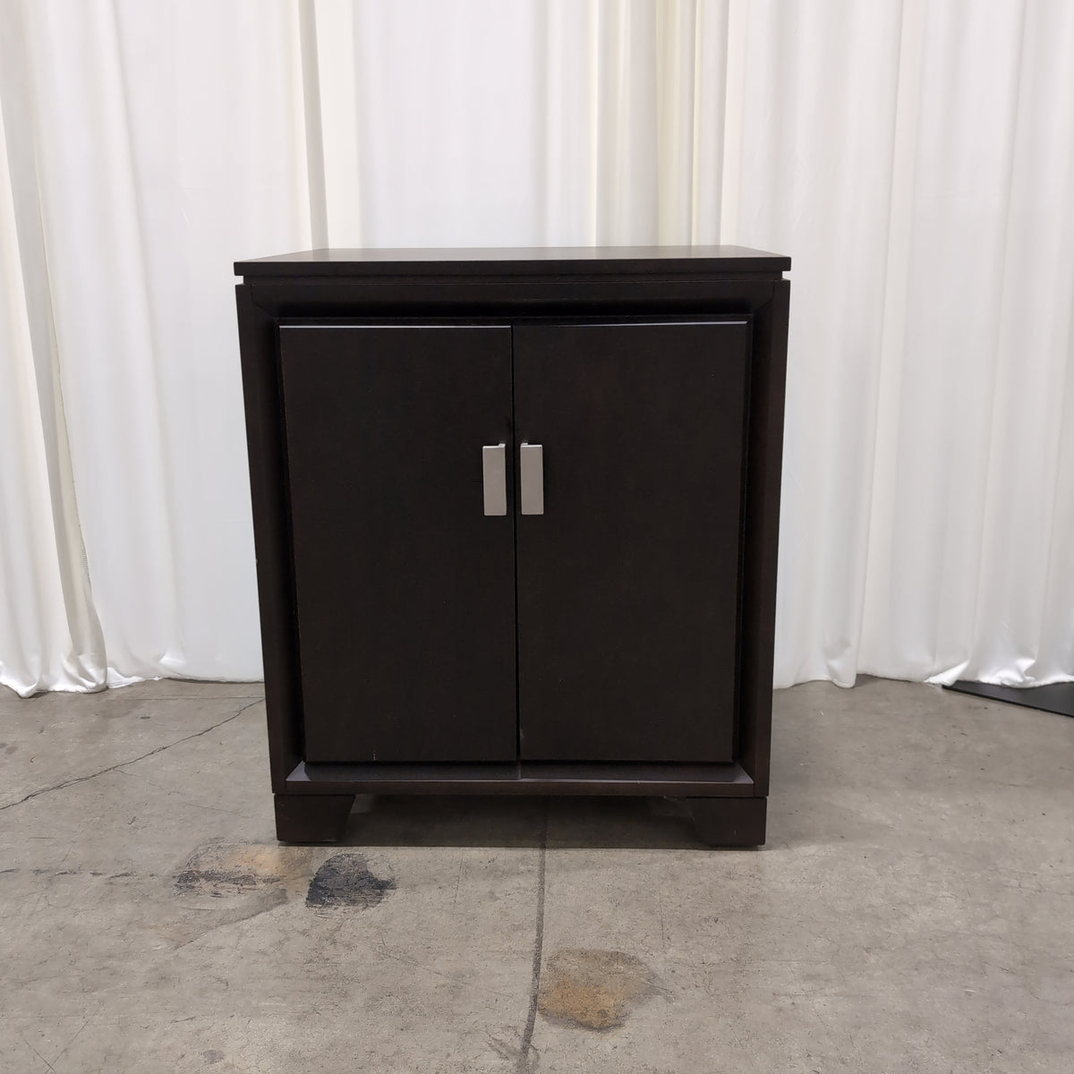 Dark Brown Single-Door Nightstand in Wood