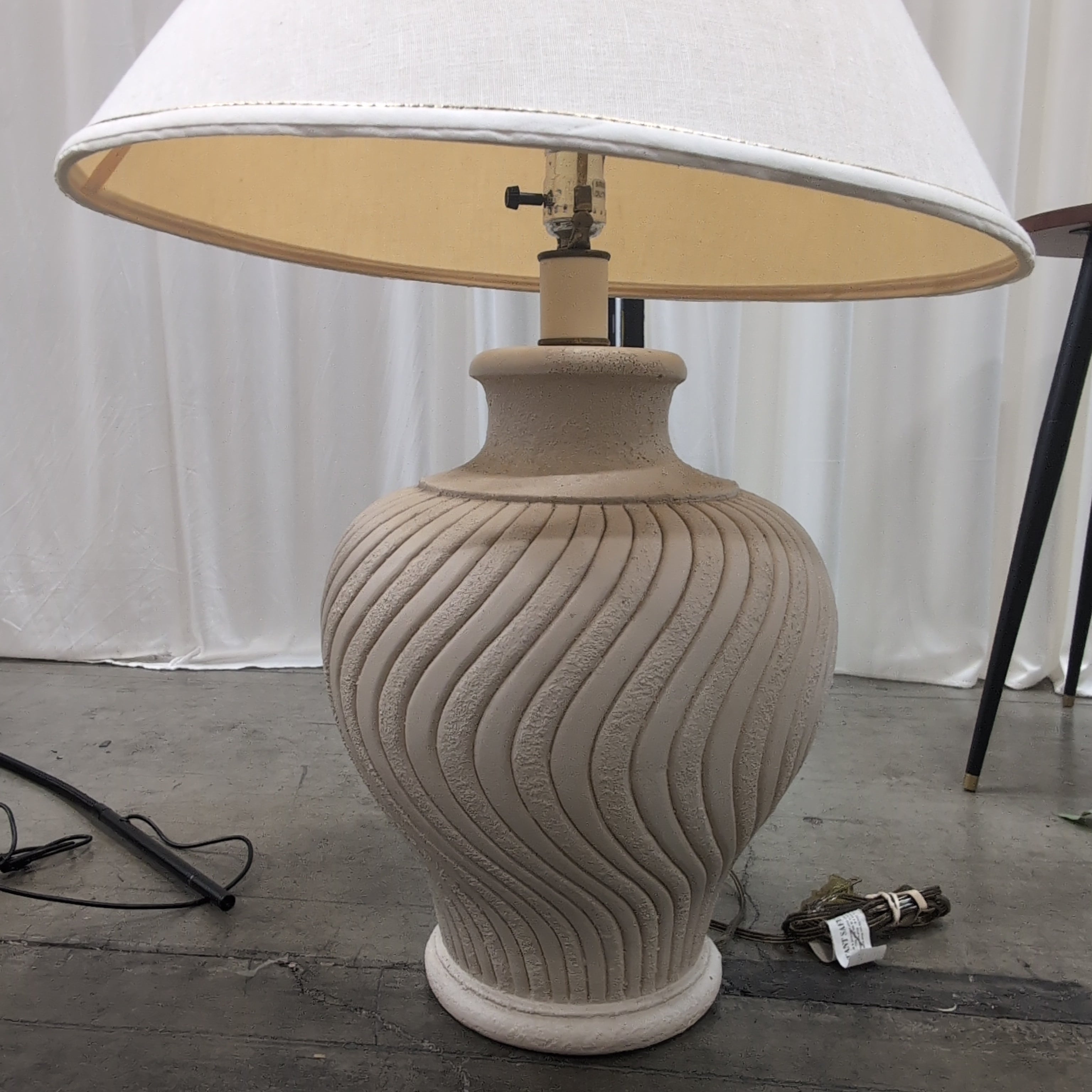 Cream Swirl Textured Table Lamp